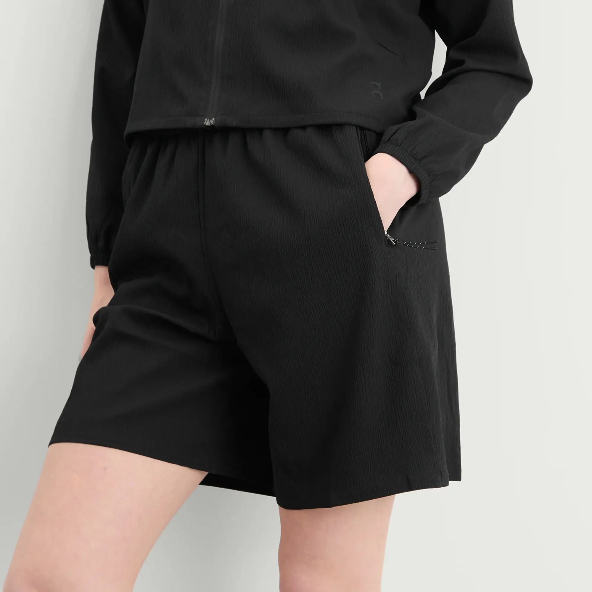 ON Women's x Zendaya Basketball Shorts Black