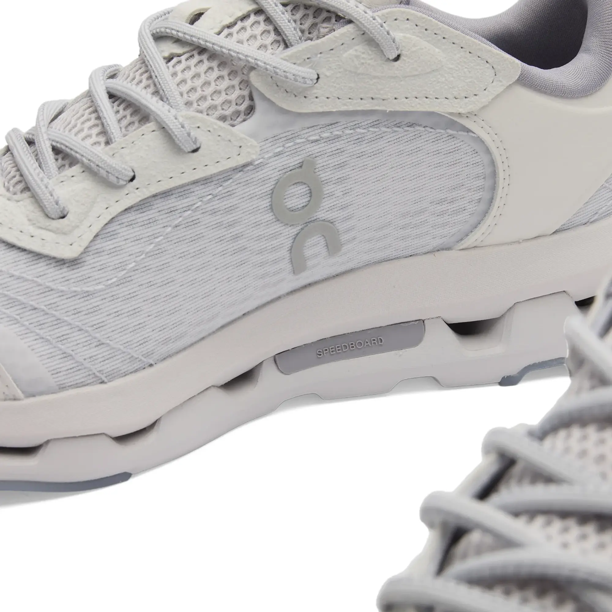 ON Women's x Zendaya CloudzON Women'se MoON Women's Lavender/Lilac