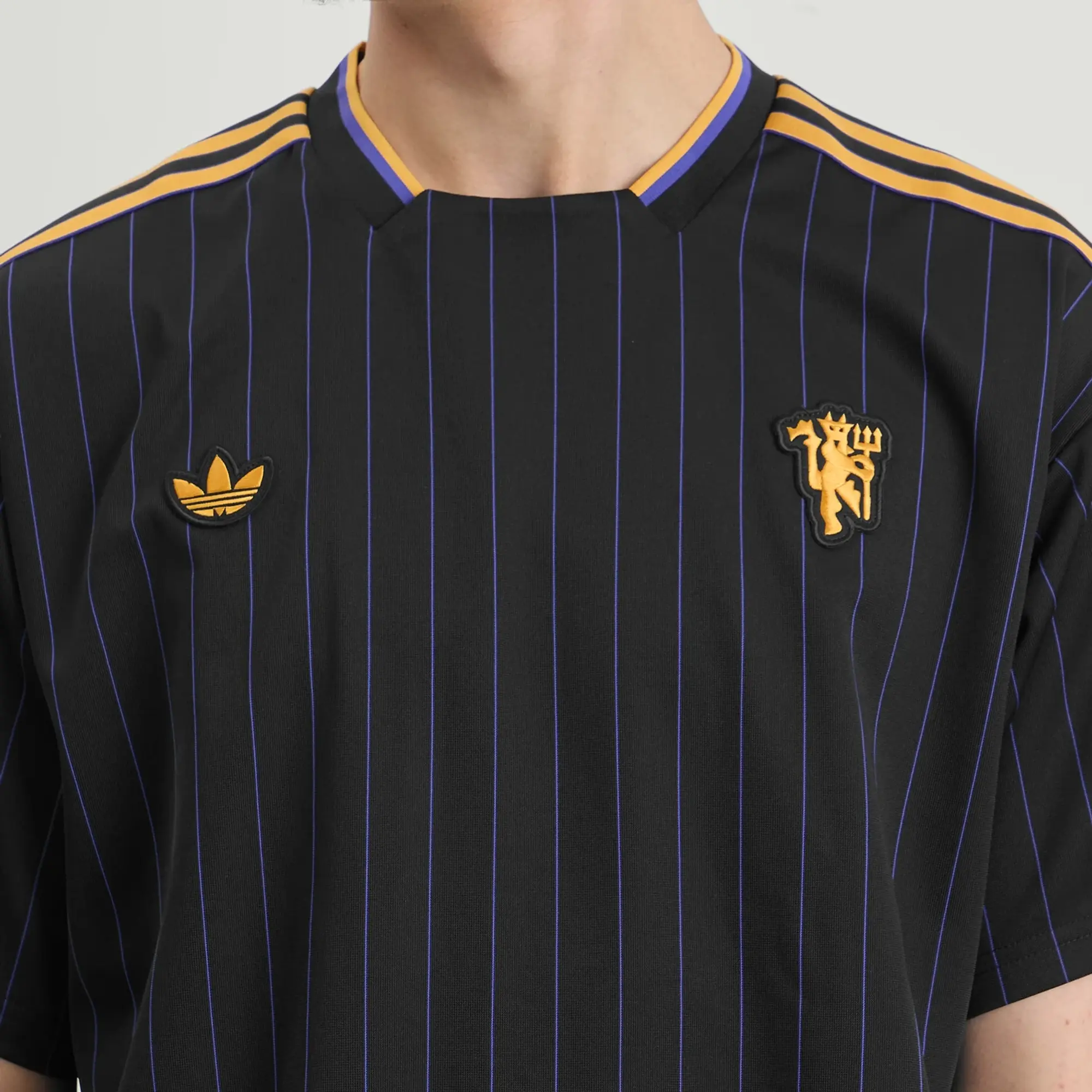 Adidas Men's Manchester United Icon Jersey Top Utility Black