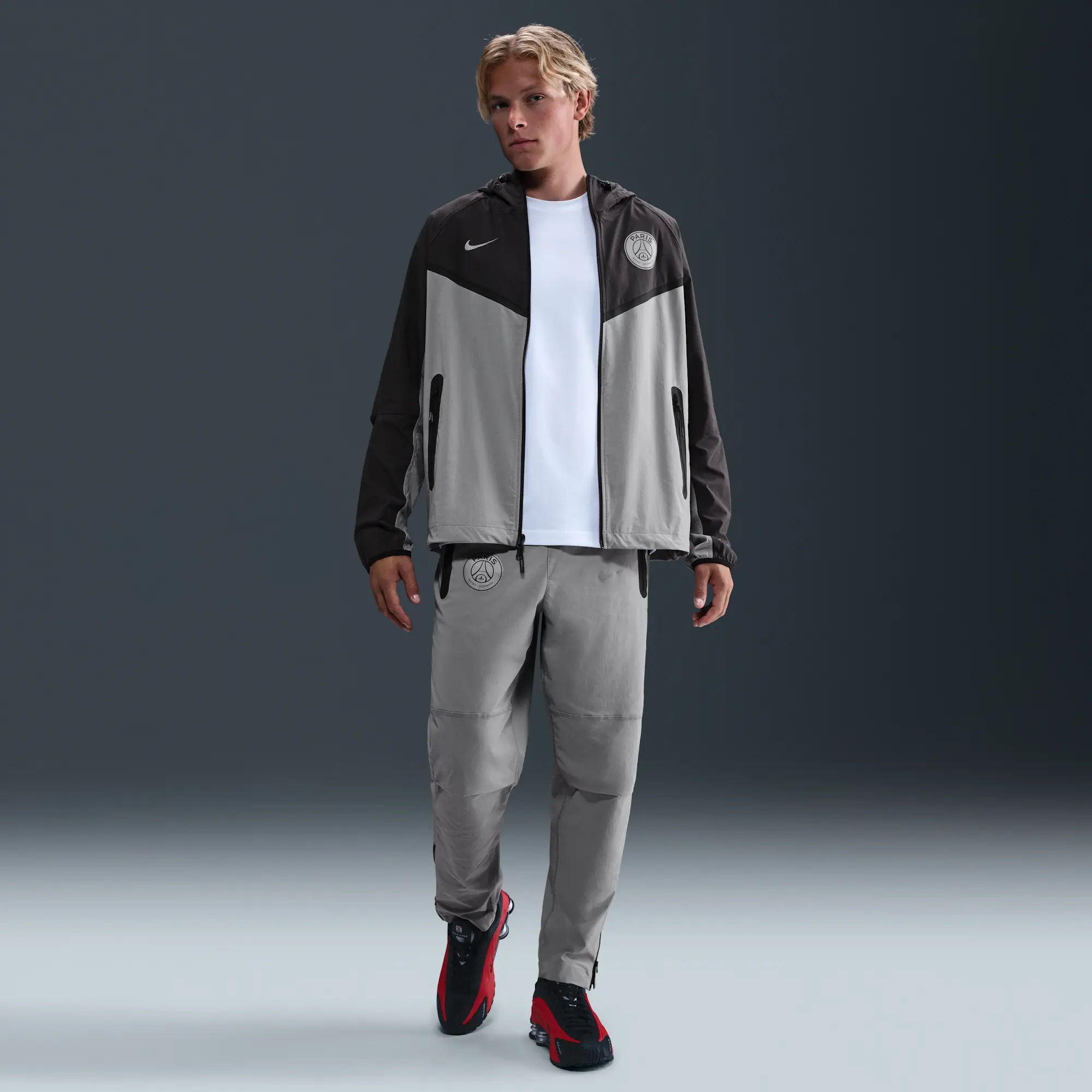 Paris Saint-Germain F.C. Tech Men's Nike Football Woven Pants - Grey - Nylon/Elastane