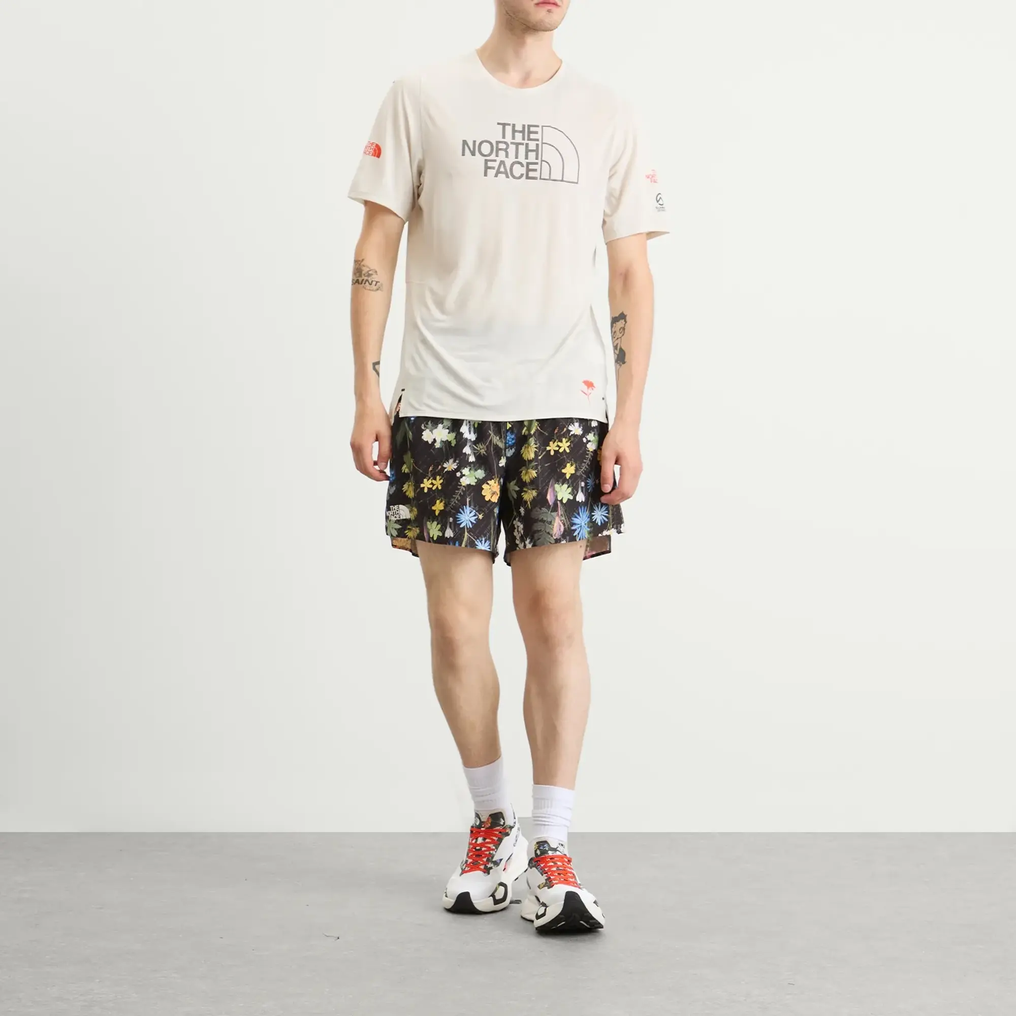 The North Face Men's Summit Series Pacesetter Print Shorts Tnf Black/Alpine Floral