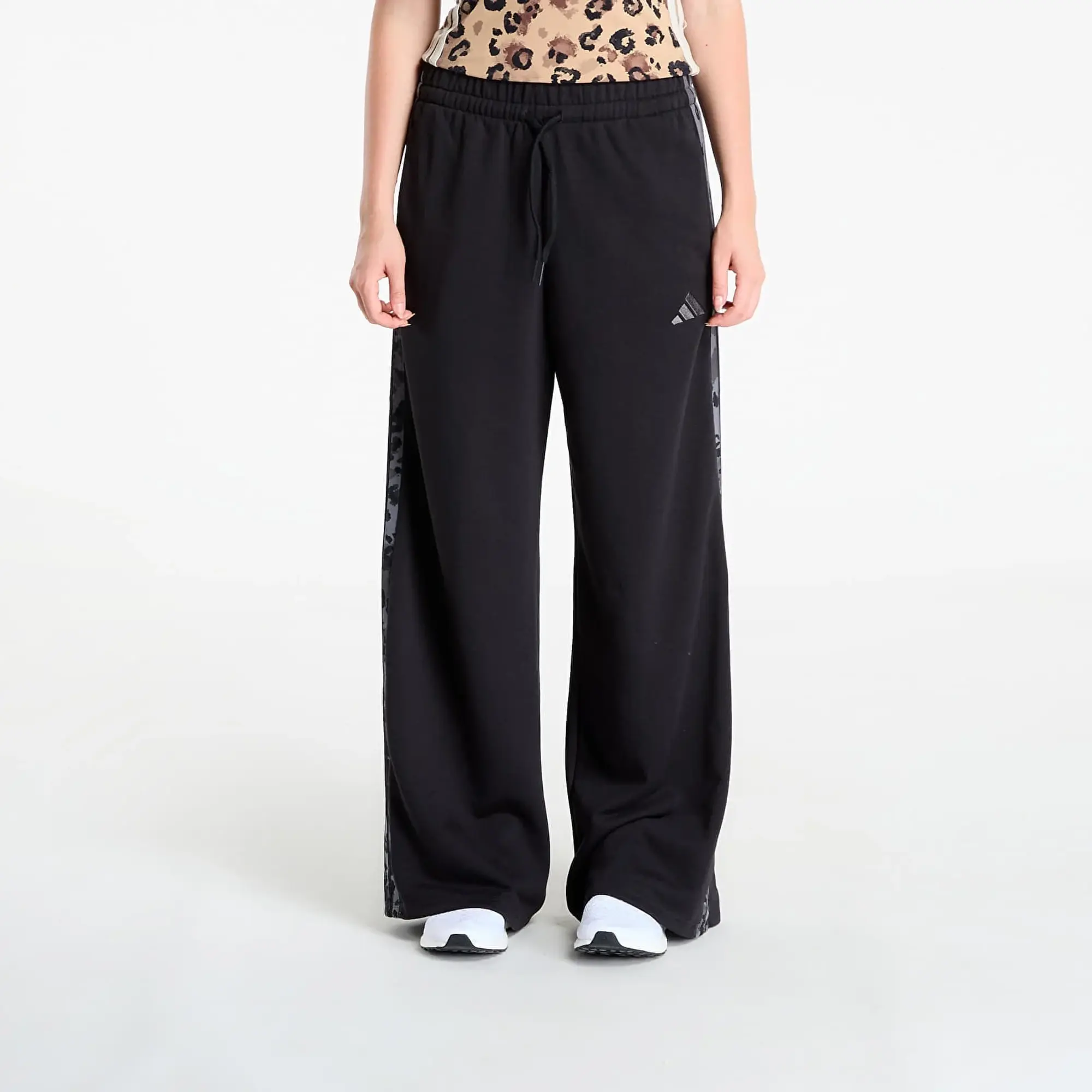 Pants Adidas Animal Print 3-Stripes Open Hem Pants Black/ Multicolor L
