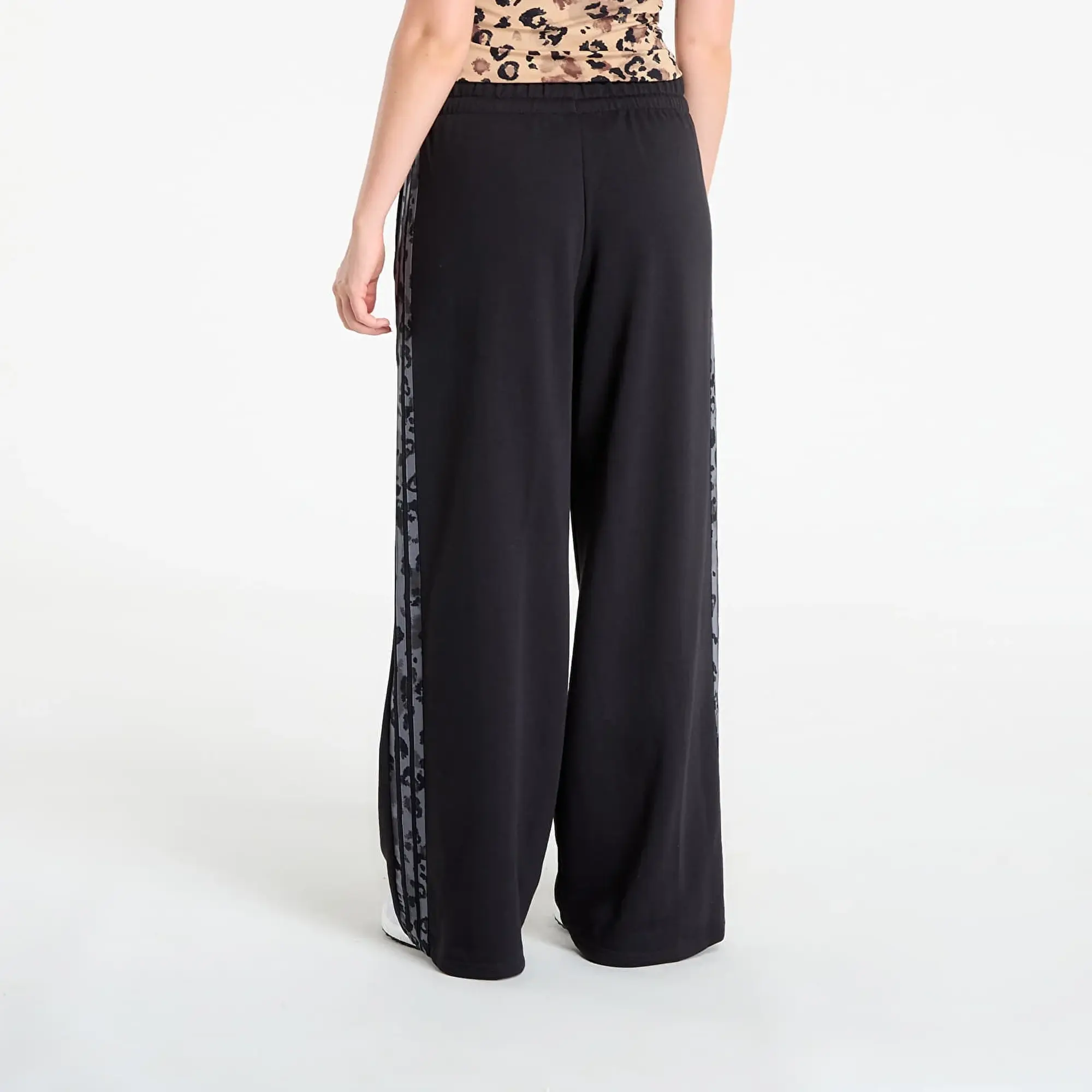 Pants Adidas Animal Print 3-Stripes Open Hem Pants Black/ Multicolor L
