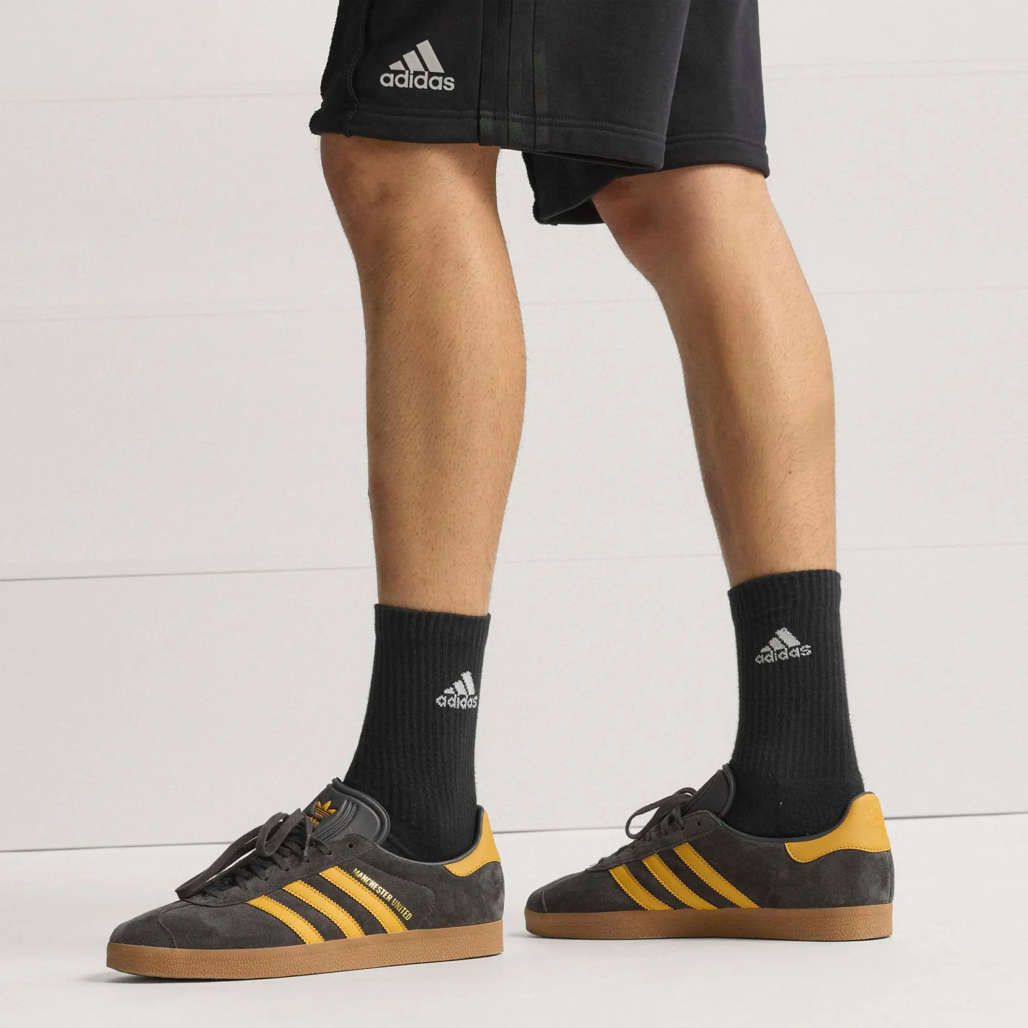 Manchester United x Adidas Gazelle Black