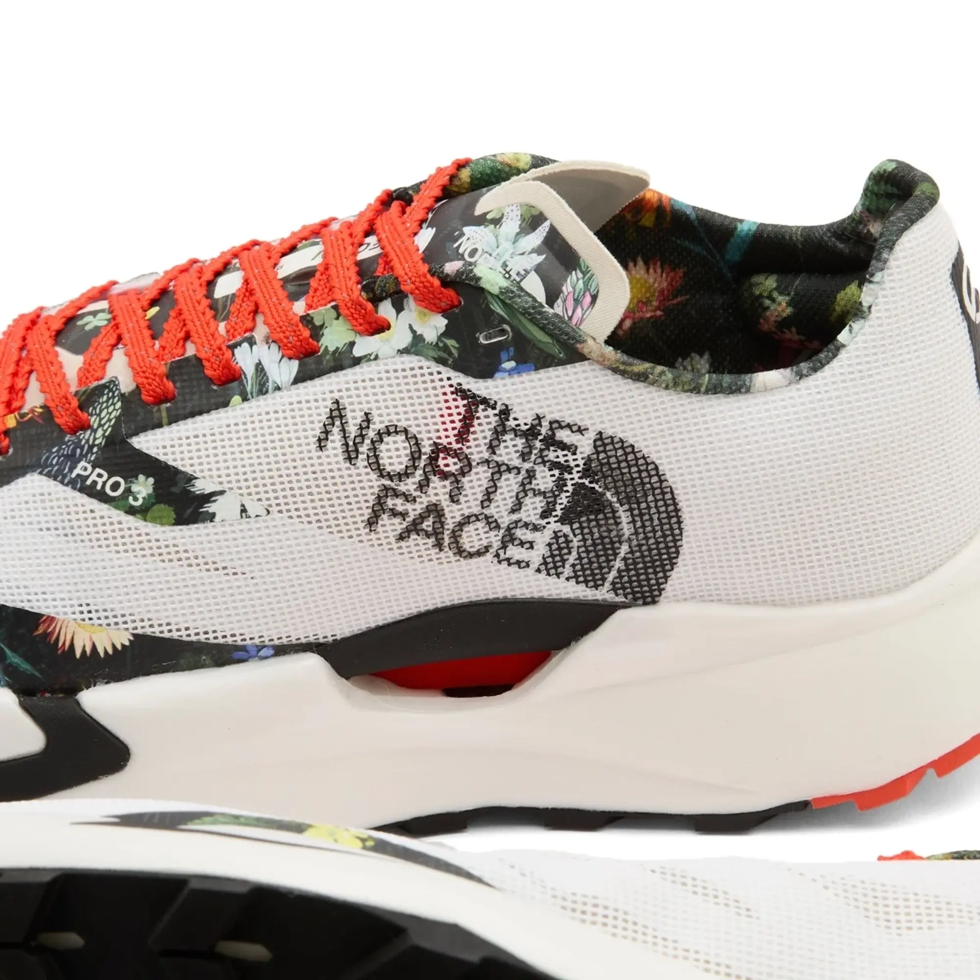 The North Face Men's Summit Series Vectiv Pro 3 Race Edition Sneak Tnf Black/White Alpine Floral