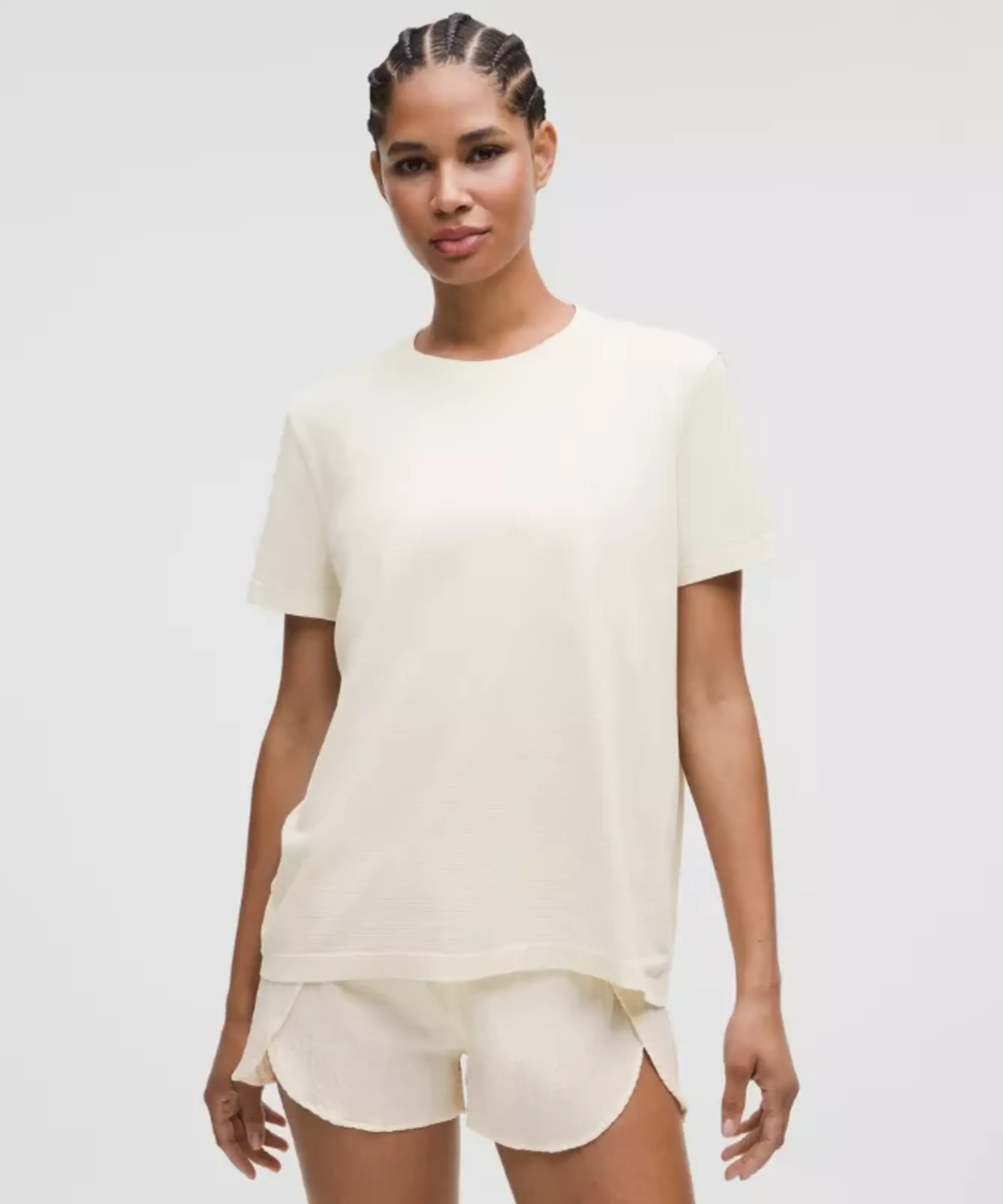 lululemon – Women's Swiftly Relaxed Short-Sleeve Shirt Fit – Color White – Size 0