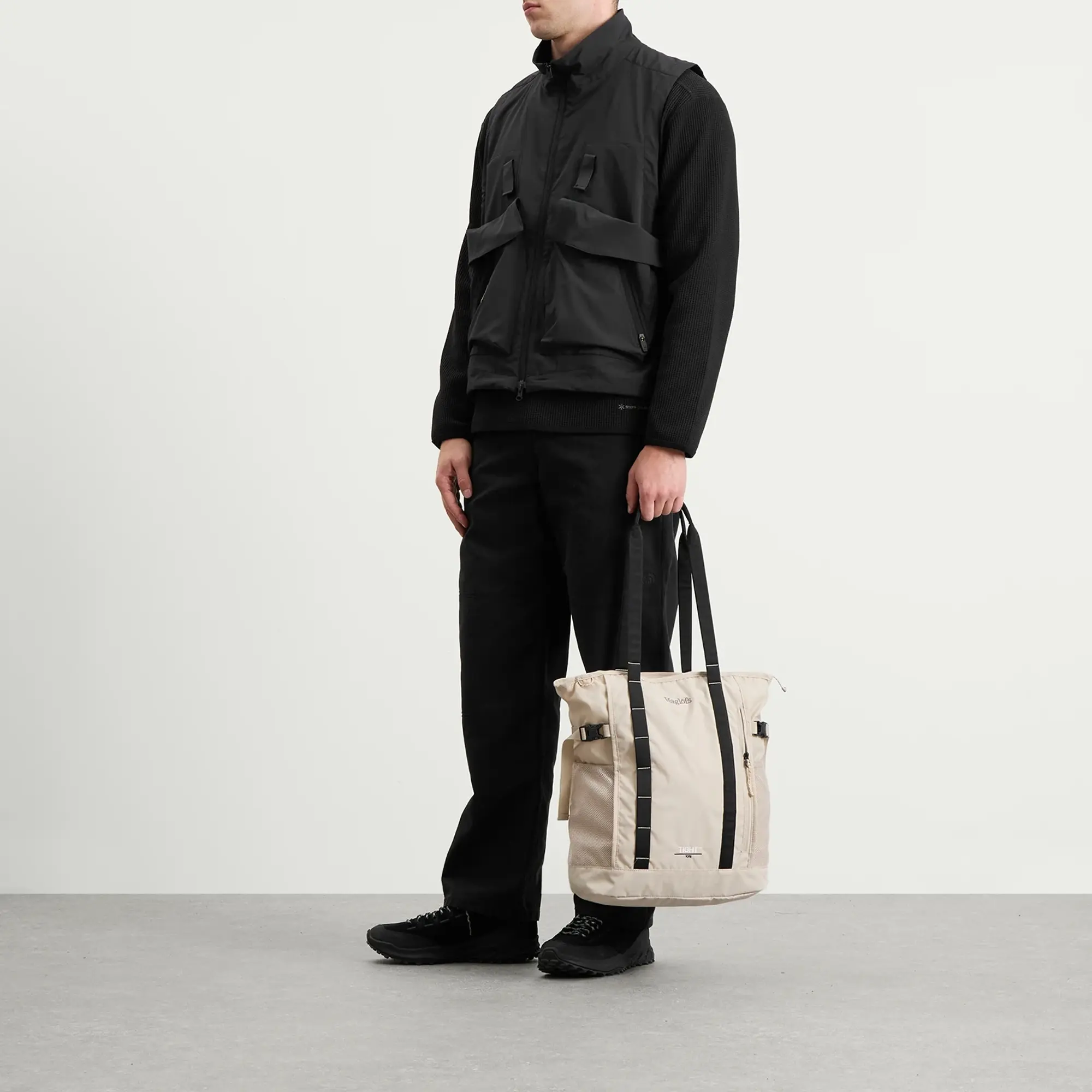 Haglöfs Men's Tight Tote Bag 25L Chalk Beige/True Black