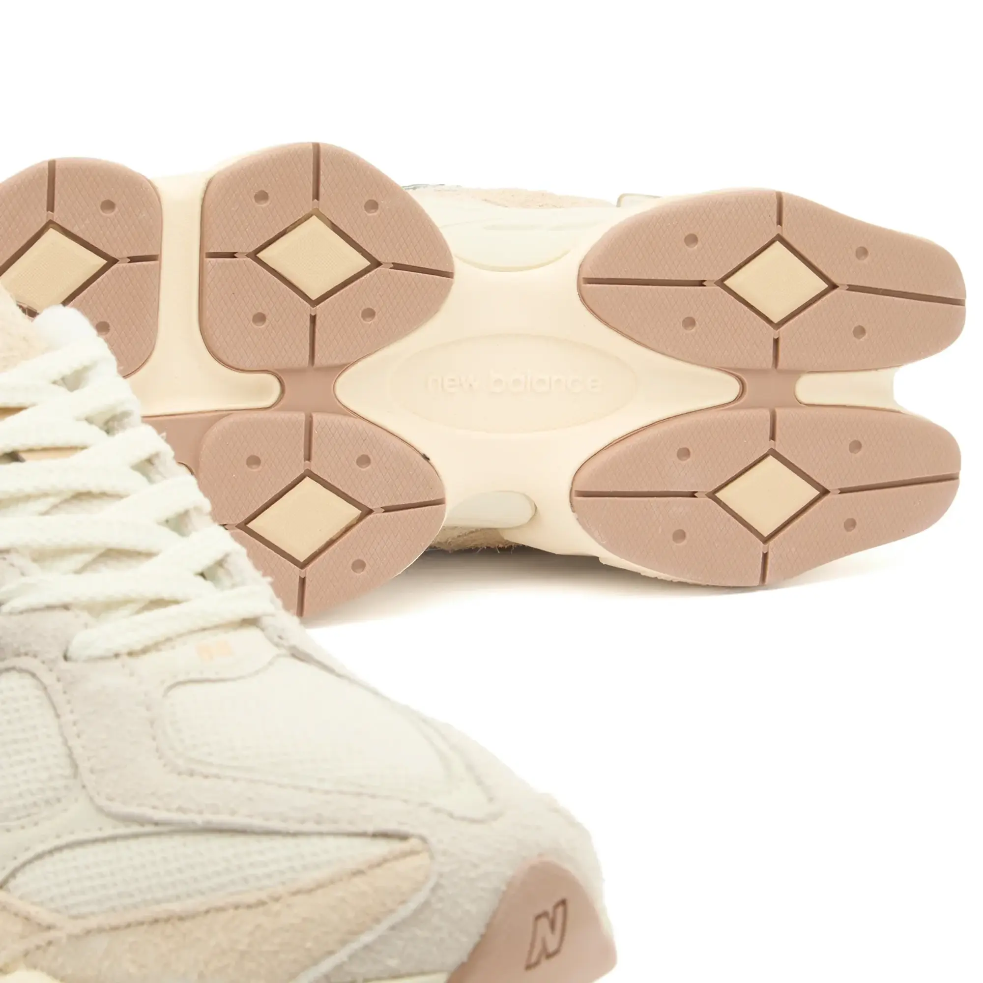 New Balance 9060 Sneaker Bisque