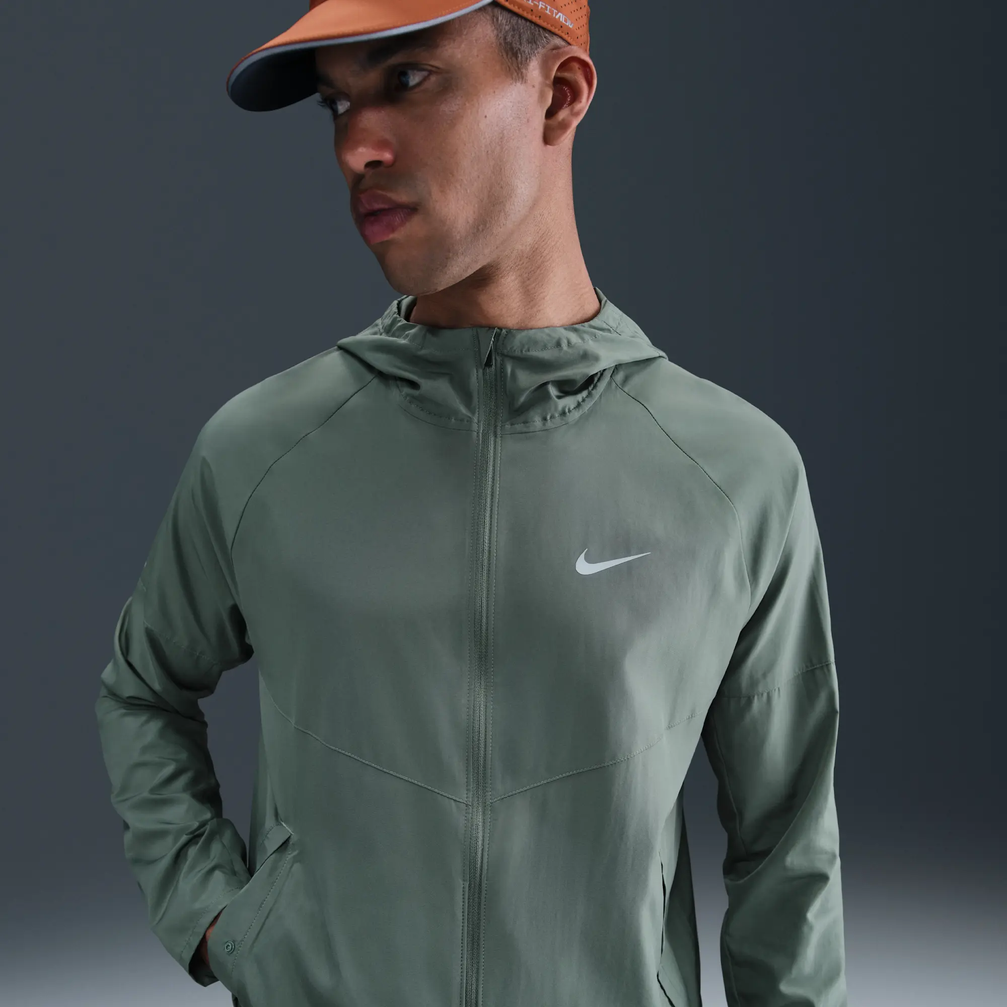 Nike Miler Men's Repel Running Jacket - Grey - Polyester