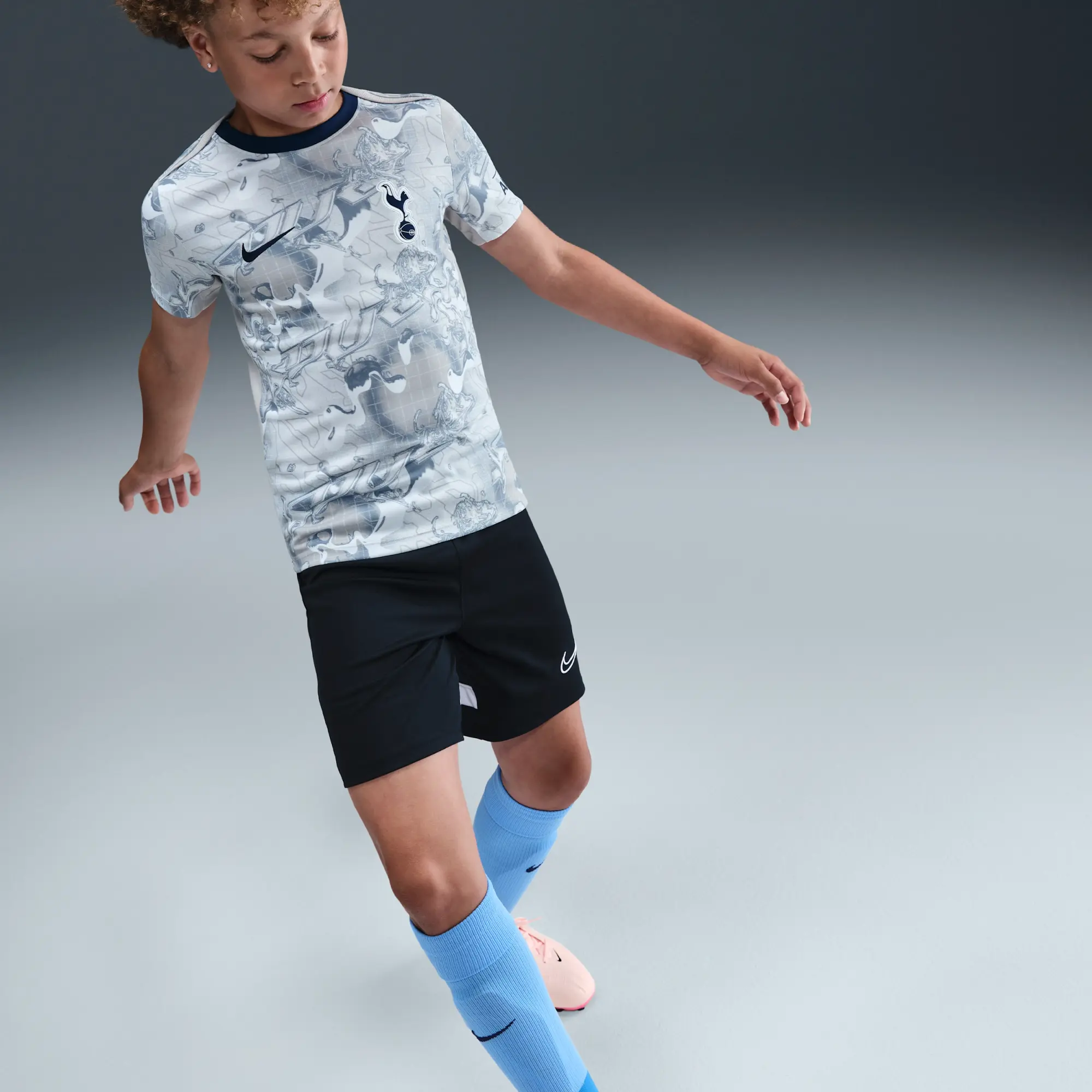 Tottenham Hotspur Academy Pro Home Older Kids' Nike Dri-FIT Football Pre-Match Short-Sleeve Top - White - Polyester