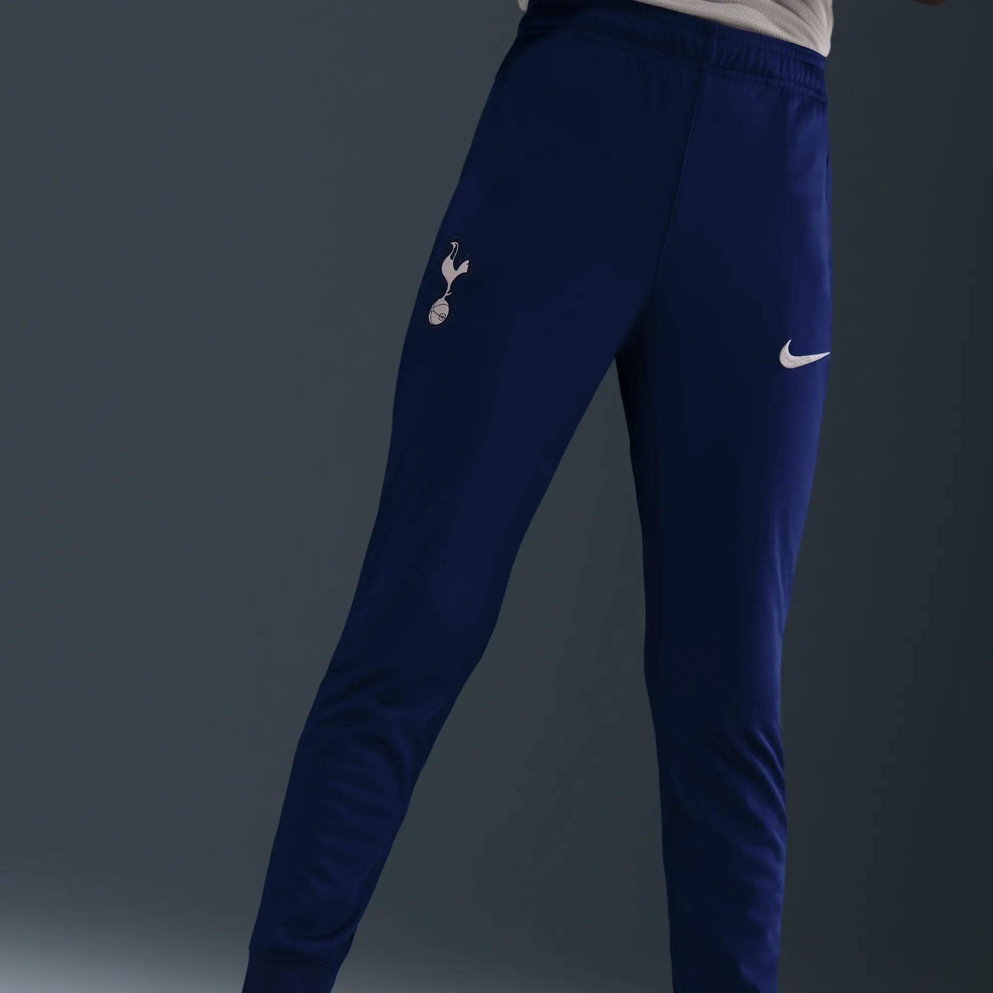 Tottenham Hotspur Strike Older Kids' Nike Dri-FIT Football Knit Tracksuit - Grey - Polyester