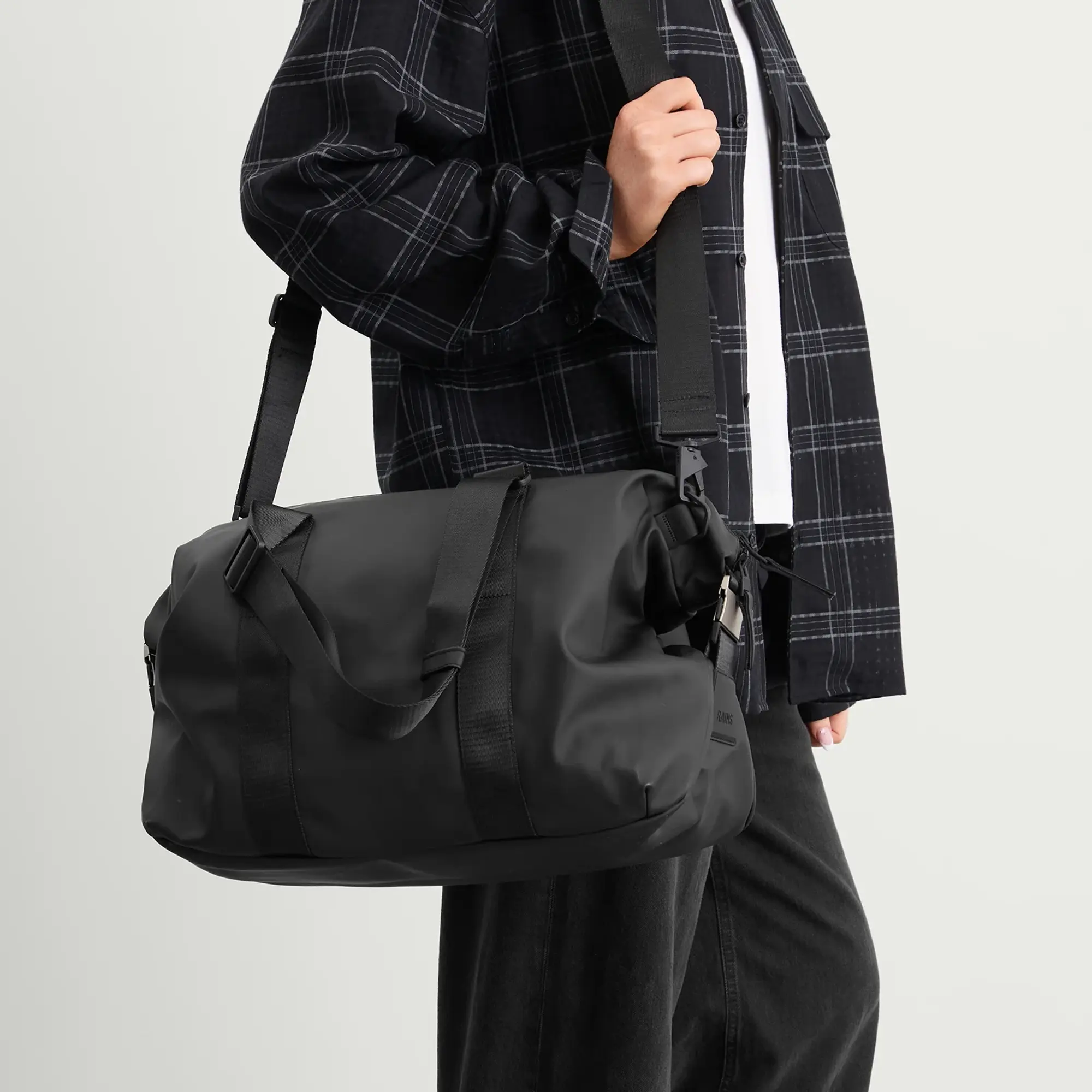 RAINS Valera Weekend Bag Small Black