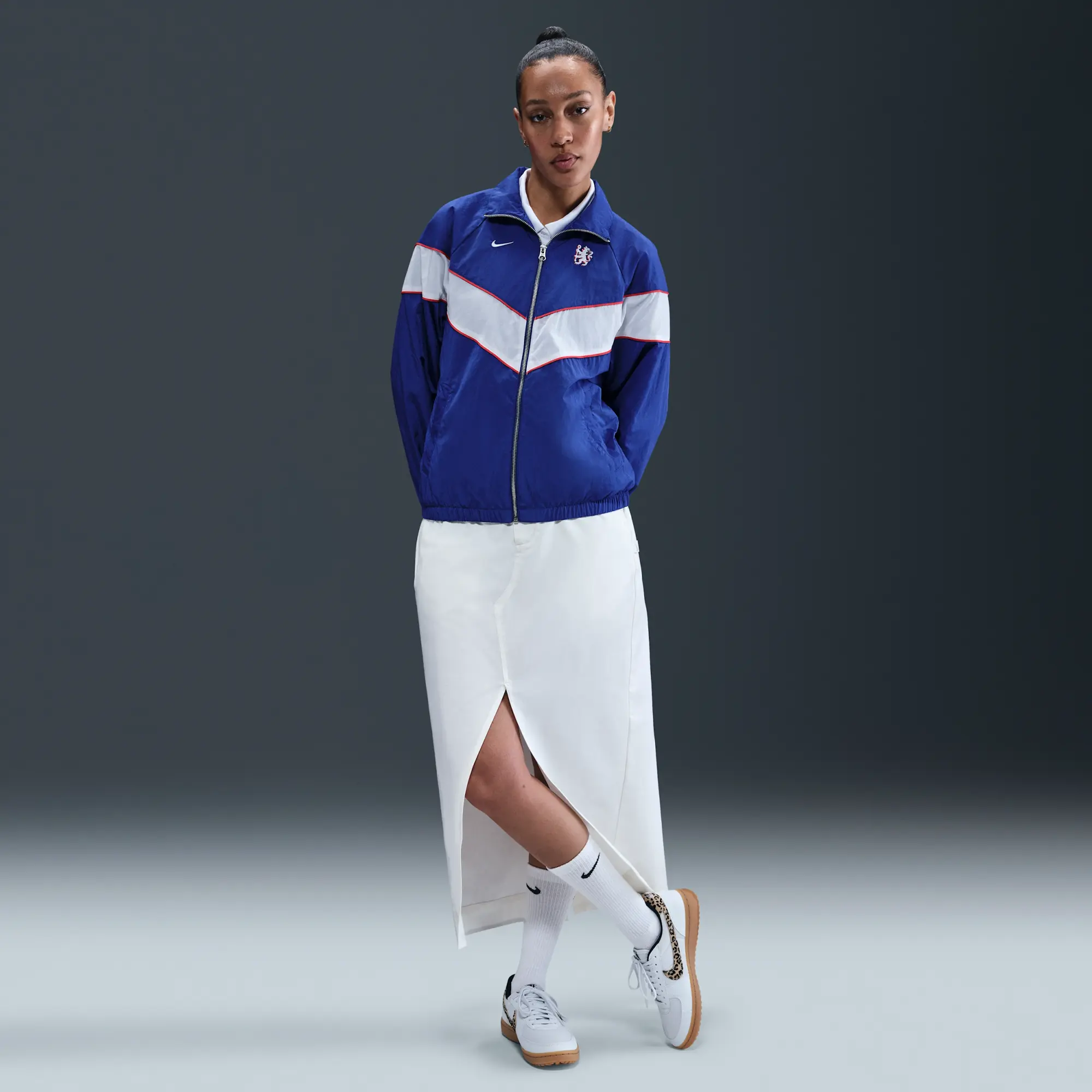 Chelsea F.C. Windrunner Women's Nike Football UV Woven Full-Zip Jacket - Blue - Nylon