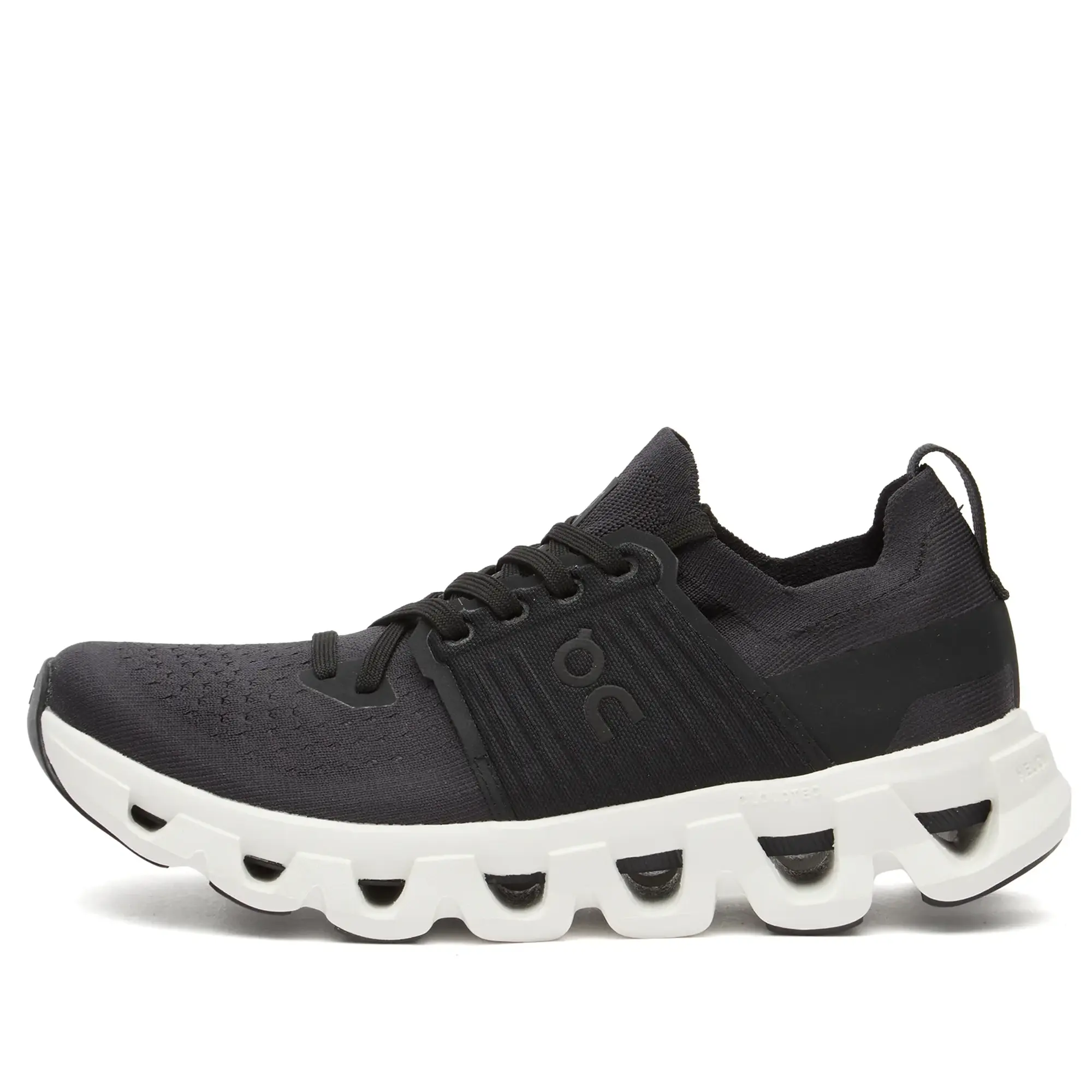 ON Women's Cloudswift 4 Sneakers Black/White