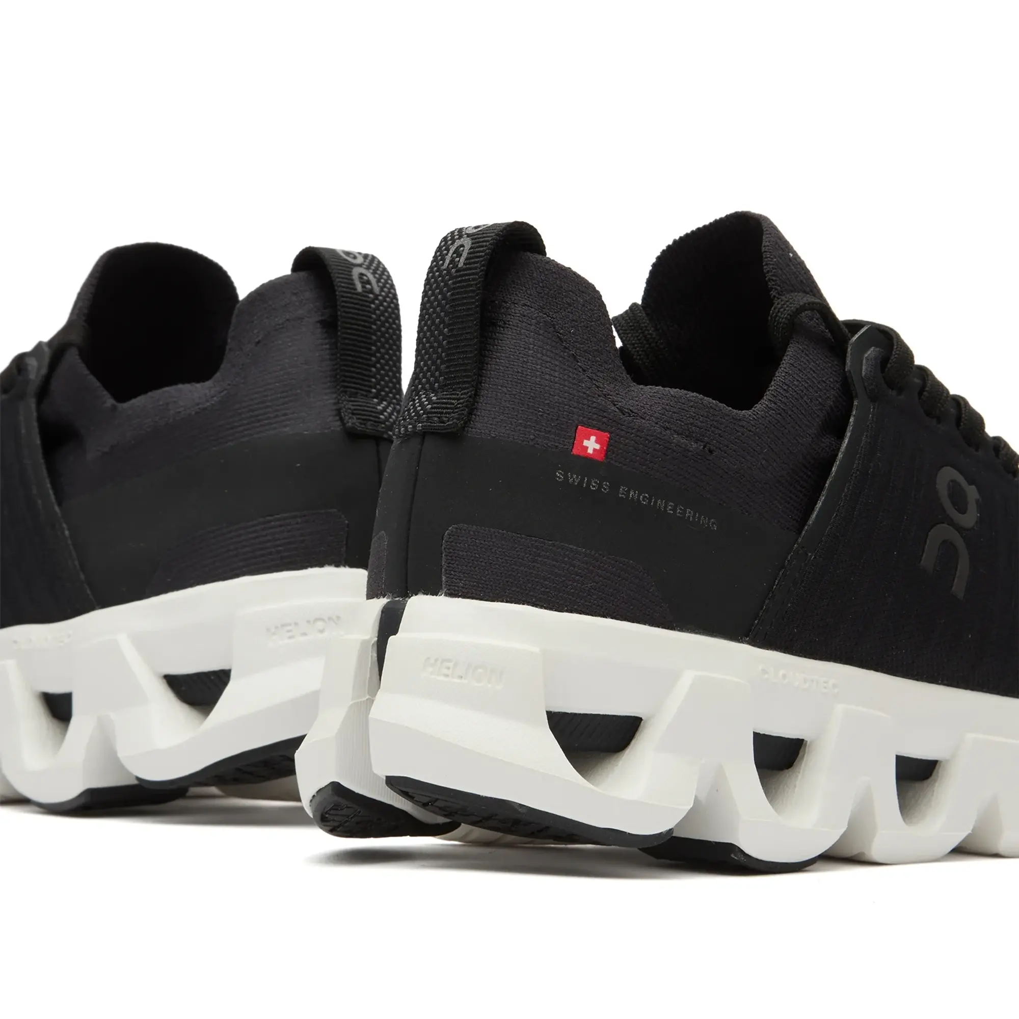 ON Women's Cloudswift 4 Sneakers Black/White