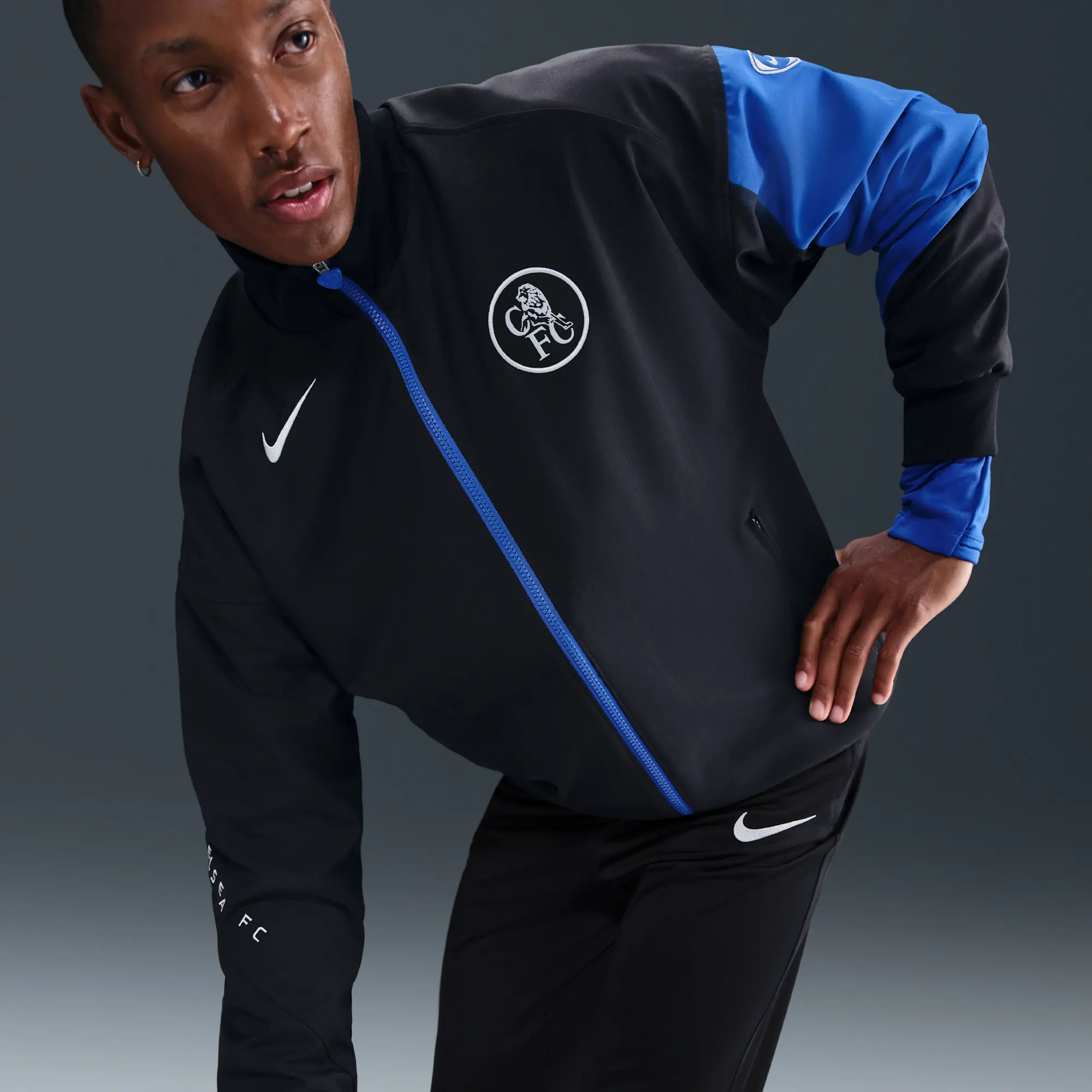 Chelsea F.C. Strike Third Men's Nike Dri-FIT Total 90 Football Anthem Jacket - Black - Polyester