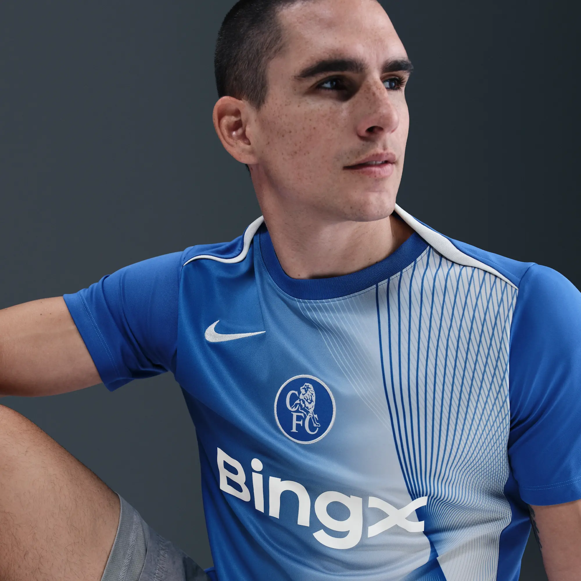 Chelsea F.C. Academy Pro Third Men's Nike Dri-FIT Total 90 Football Pre-Match Top - Blue - Polyester