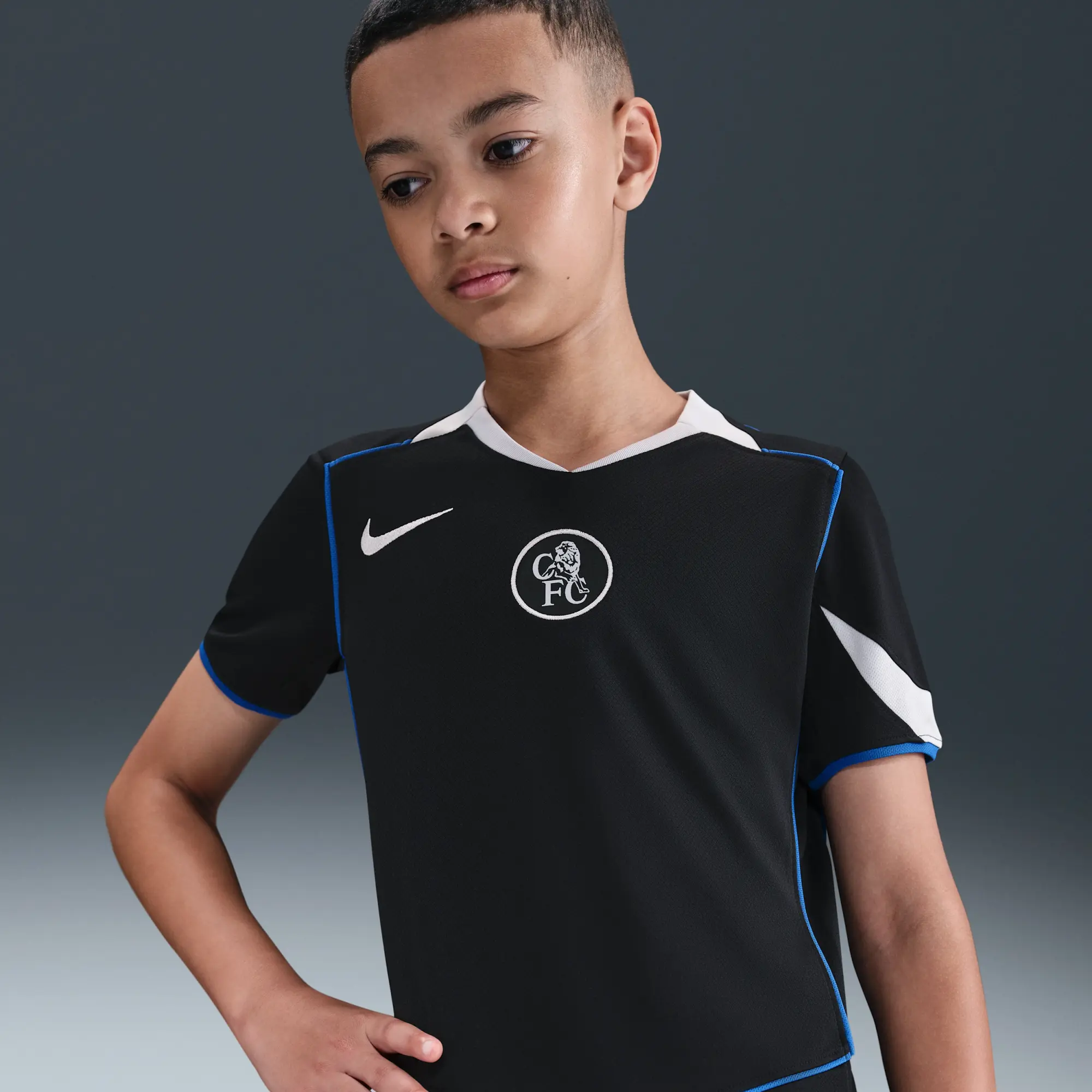 Chelsea F.C. 2025/26 Stadium Third Older Kids' Nike Dri-FIT Total 90 Football Replica Shirt - Black - Polyester