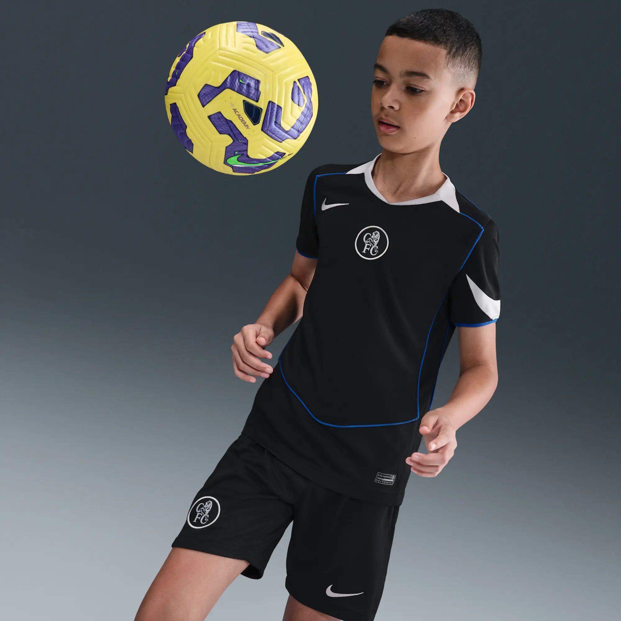 Chelsea F.C. 2025/26 Stadium Third Older Kids' Nike Dri-FIT Total 90 Football Replica Shirt - Black - Polyester