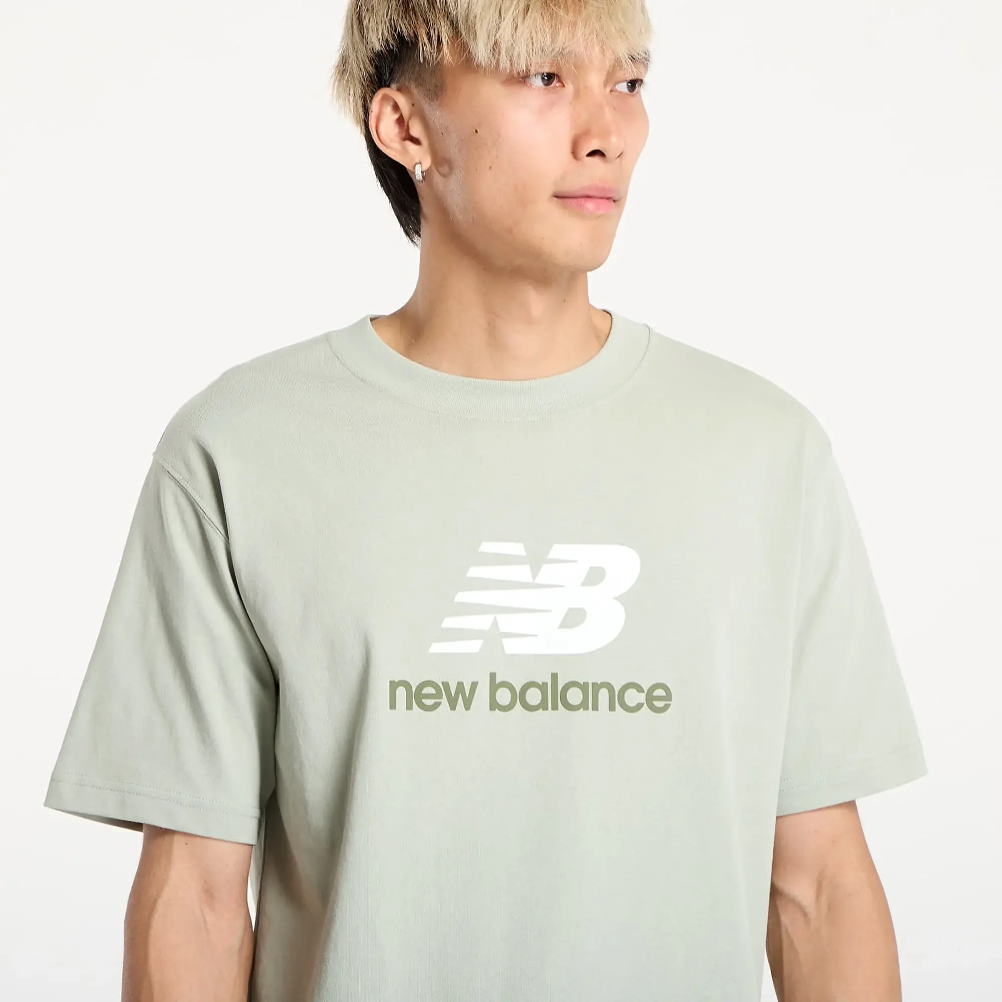 New Balance Men's Athletics Logo T-Shirt in Green Cotton