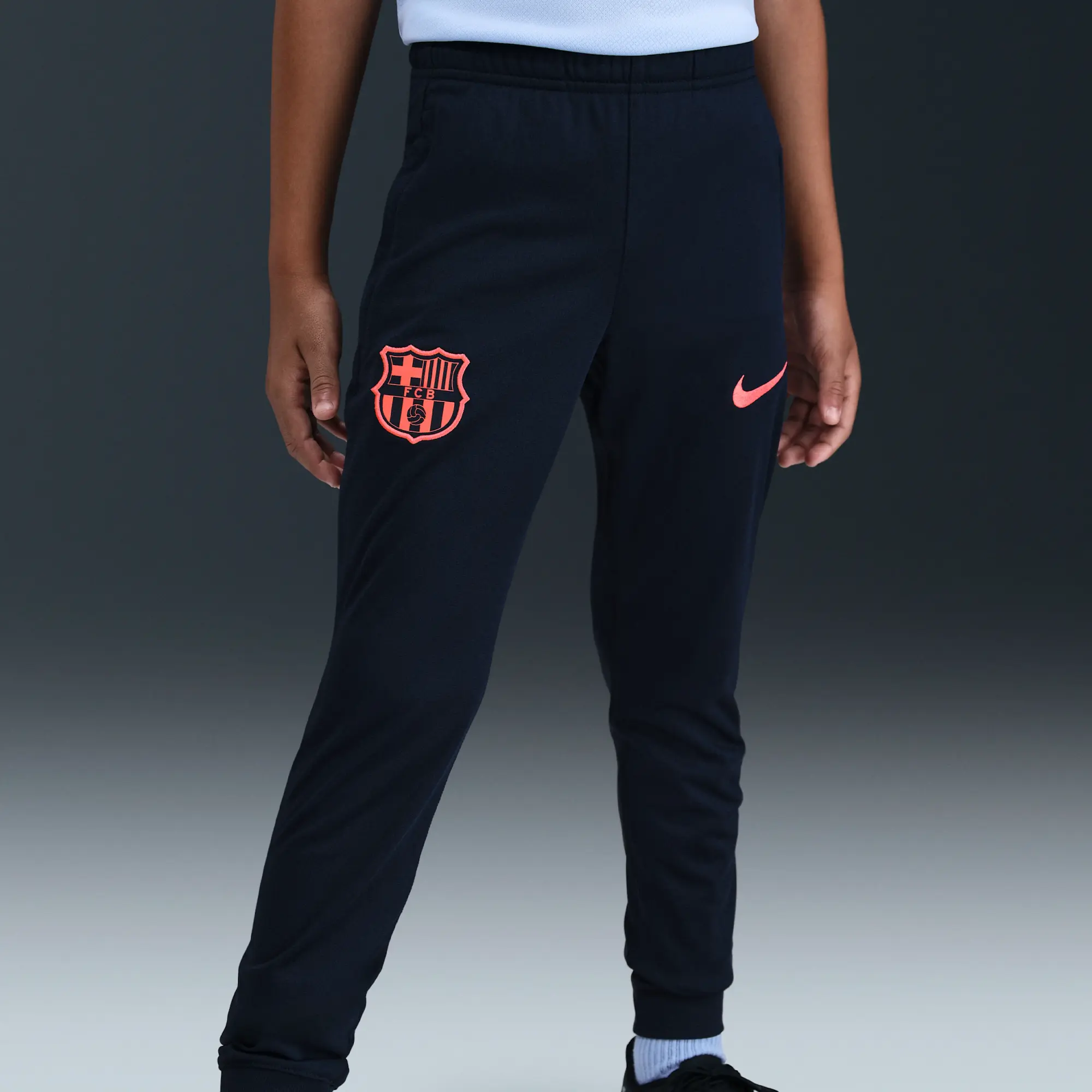 F.C. Barcelona Strike Third Older Kids' Nike Dri-FIT Total 90 Football Knit Tracksuit - Orange - Polyester