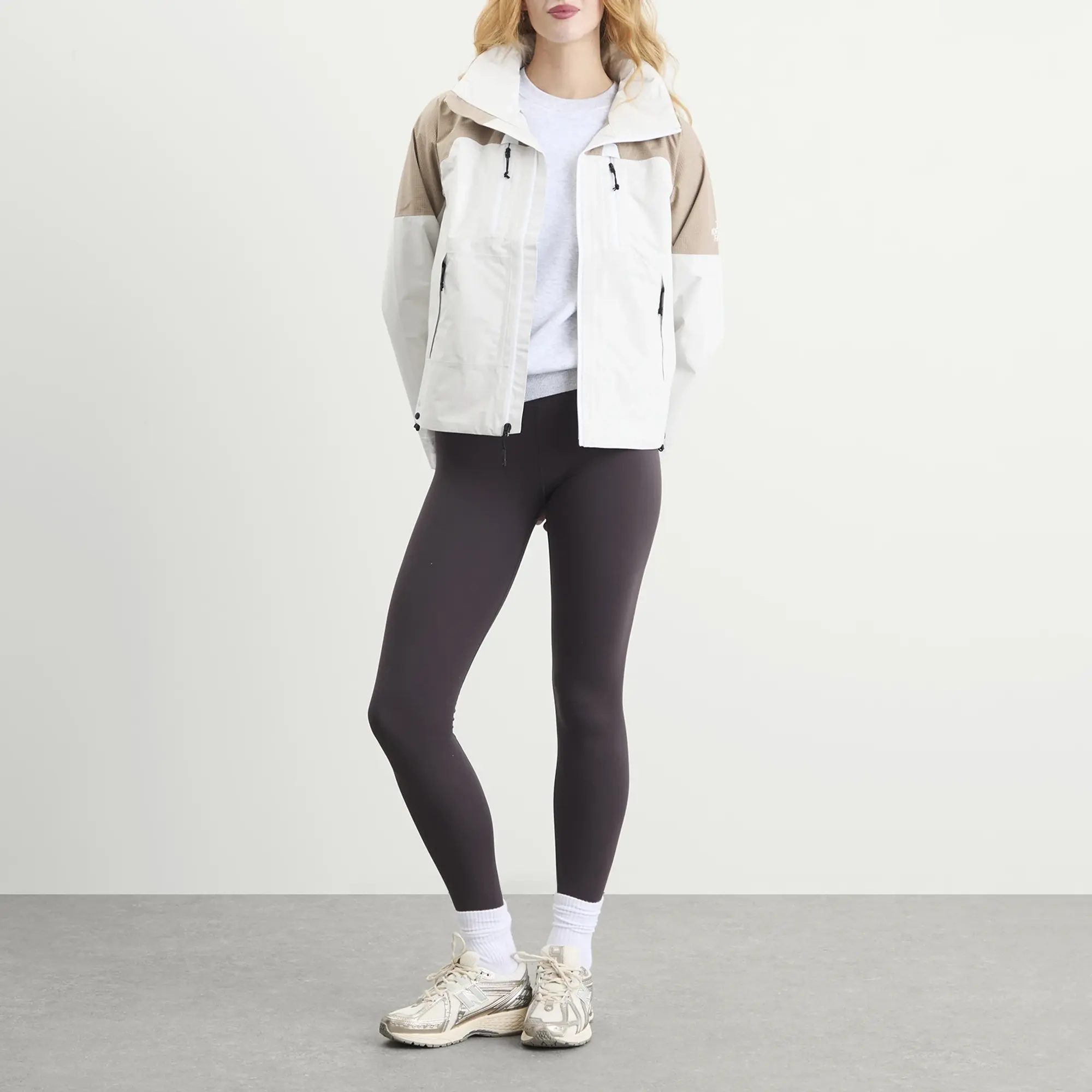 The North Face Women's Hke Devils Thumb Gore-Tex Jacket White Dune/Mushroom Grey