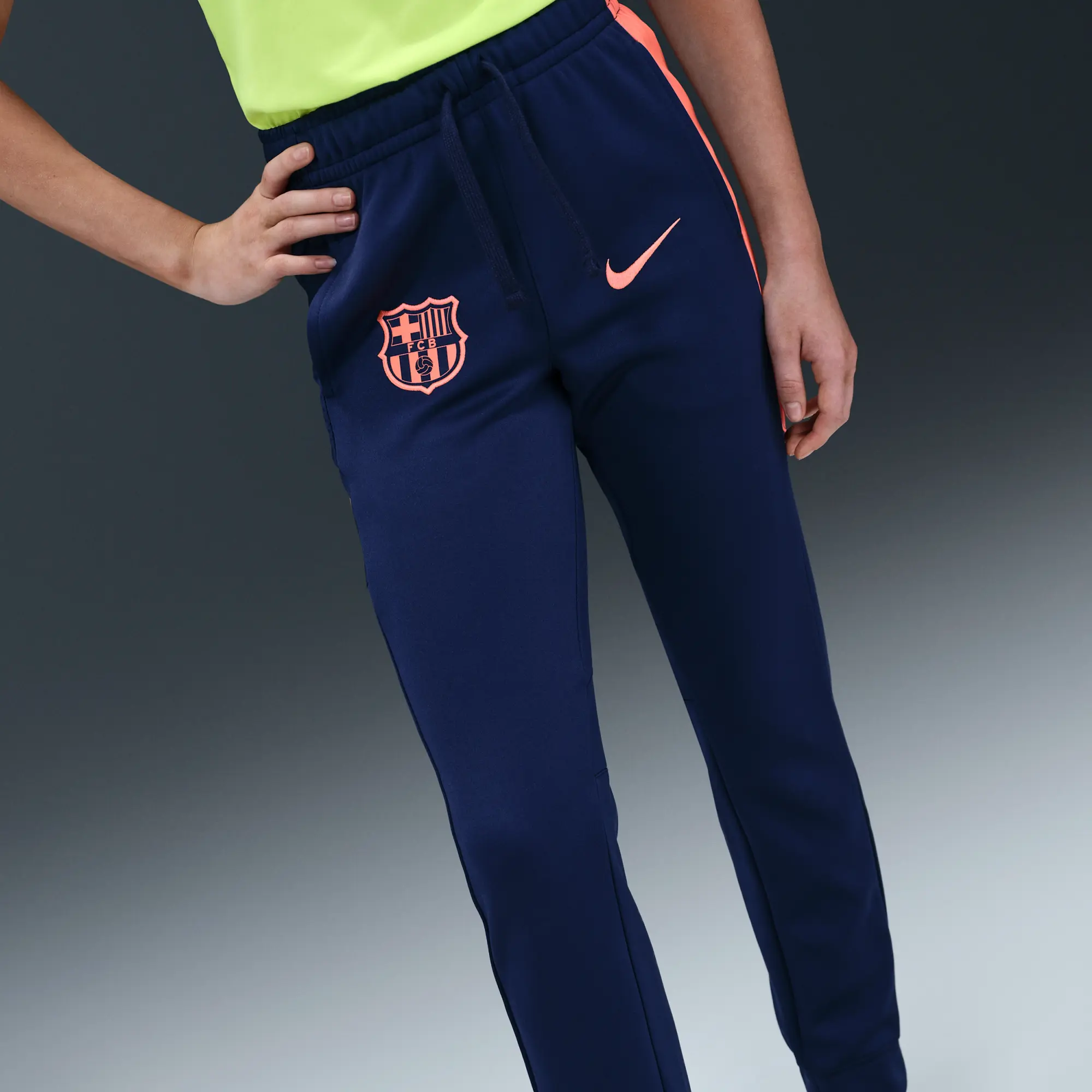 F.C. Barcelona Third Older Kids' Nike Total 90 Football Woven Tracksuit - Blue - Polyester