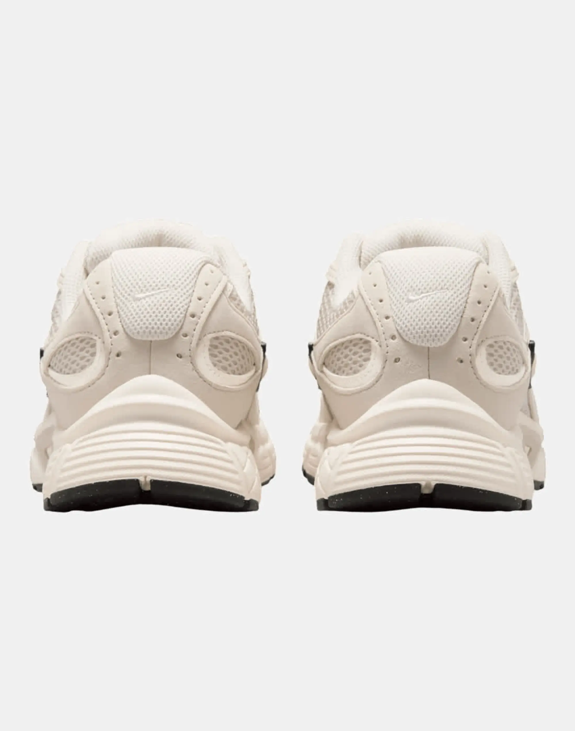 Women's Nike V5 Rnr Trainers in Cream/Black 