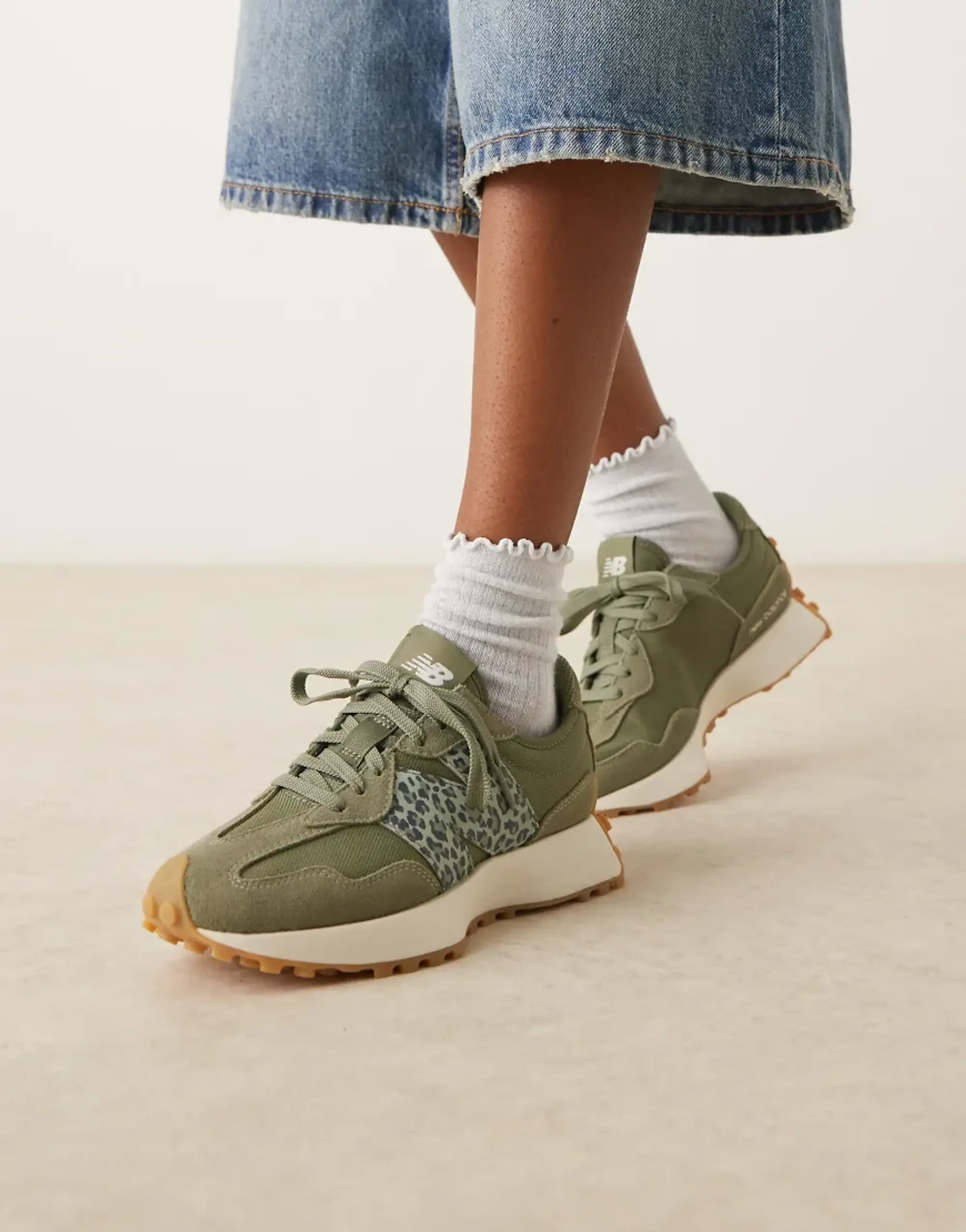 New Balance Women's 327 in Green Leather
