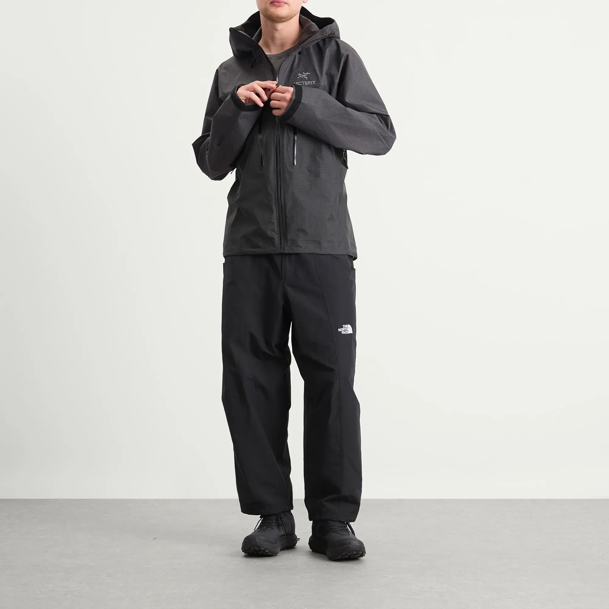 Arc'teryx Men's Alpha Gore-Tex Jacket Graphite/Black