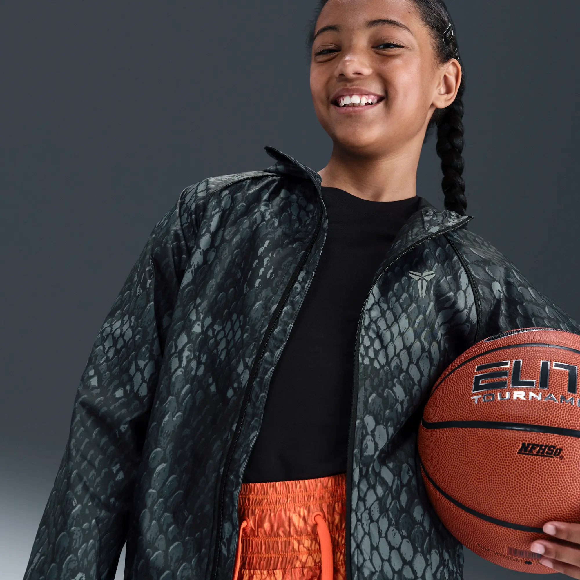 Nike Kobe Older Kids' Lightweight Woven Jacket - Black - Sustainable Materials