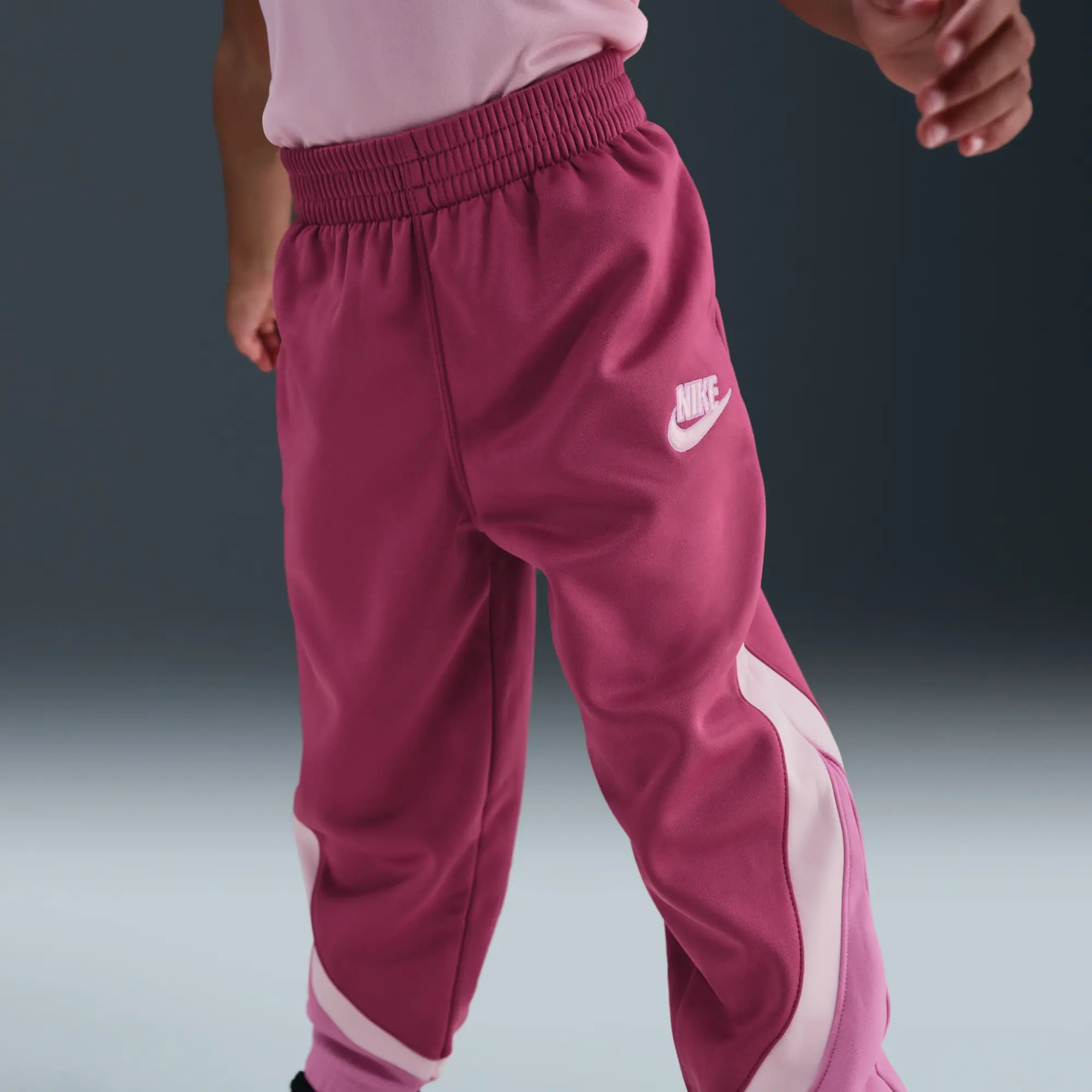 Nike Younger Kids' Two-Piece Propus Colour-Blocked Set - Purple
