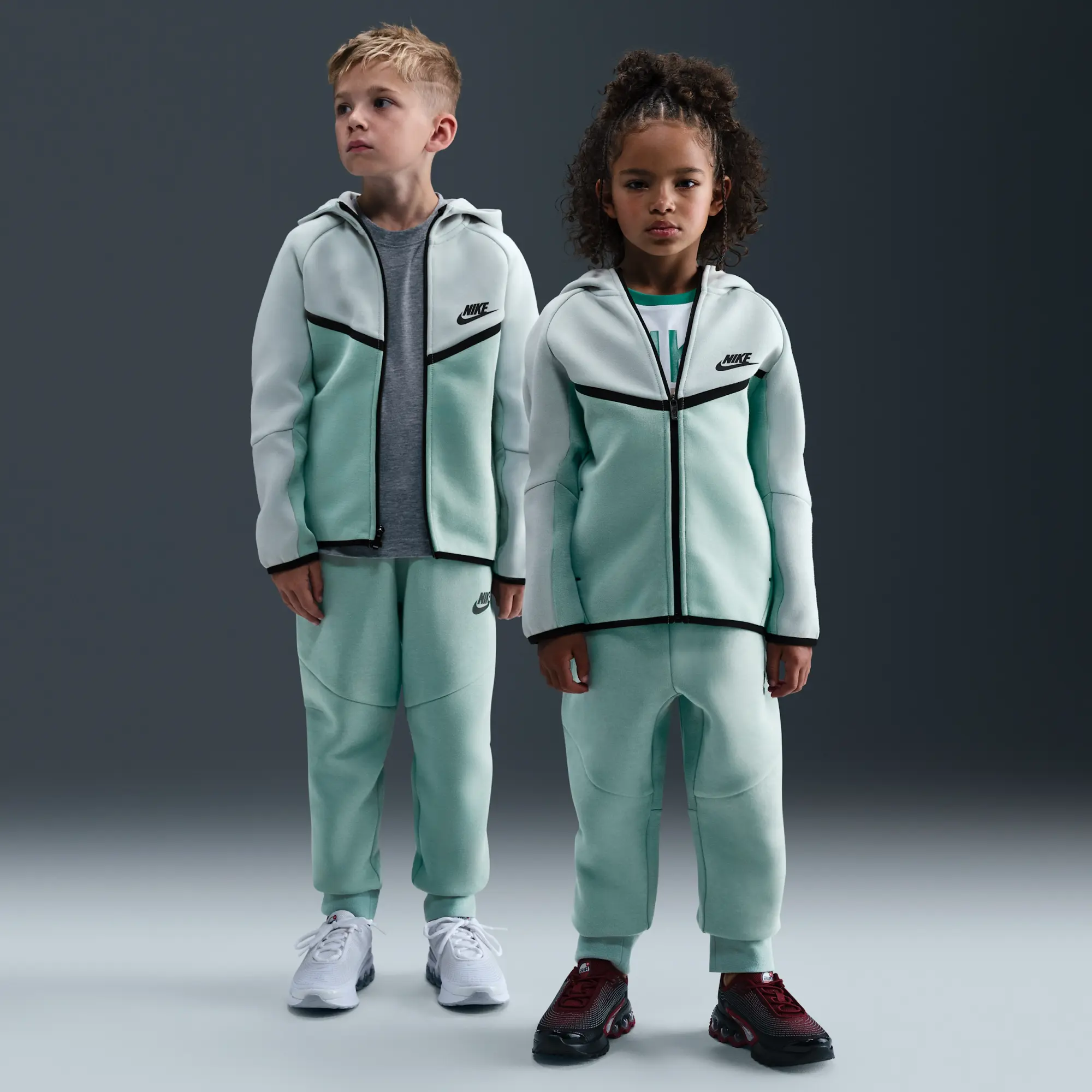 Nike Sportswear Younger Kids' Tech Fleece 2-Piece Full-Zip Set - Green
