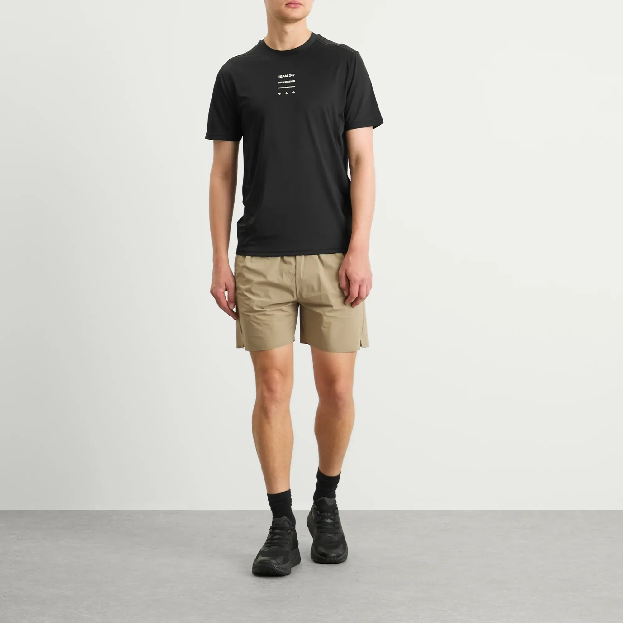 Represent Men's 247 Short Sleeve Runner T-Shirt Black