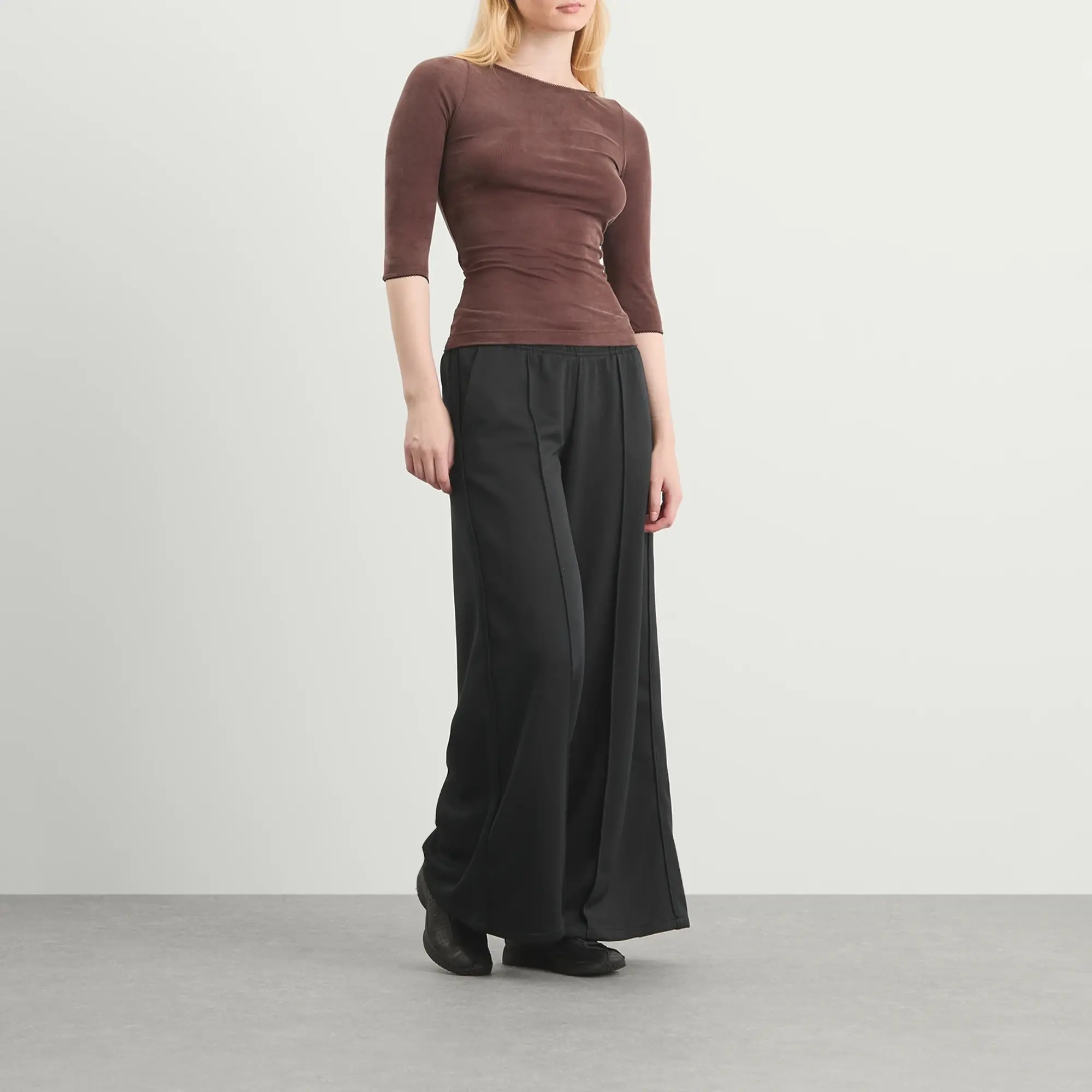 Nike Women's Wide Legged Track Pant Black/Sail