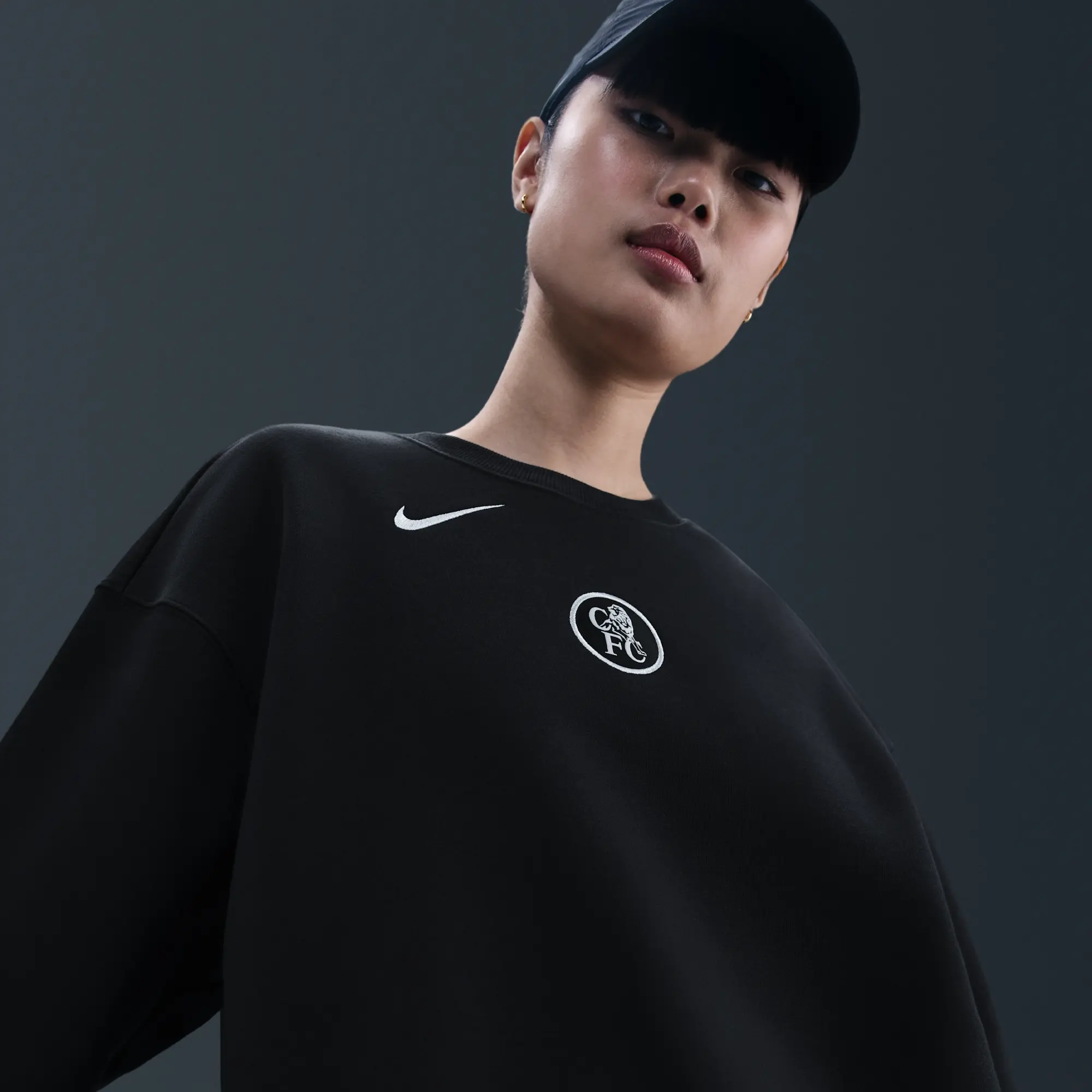 Chelsea F.C. Phoenix Third Nike Football Total 90 Oversized Crew-Neck Sweatshirt - Black - Fleece