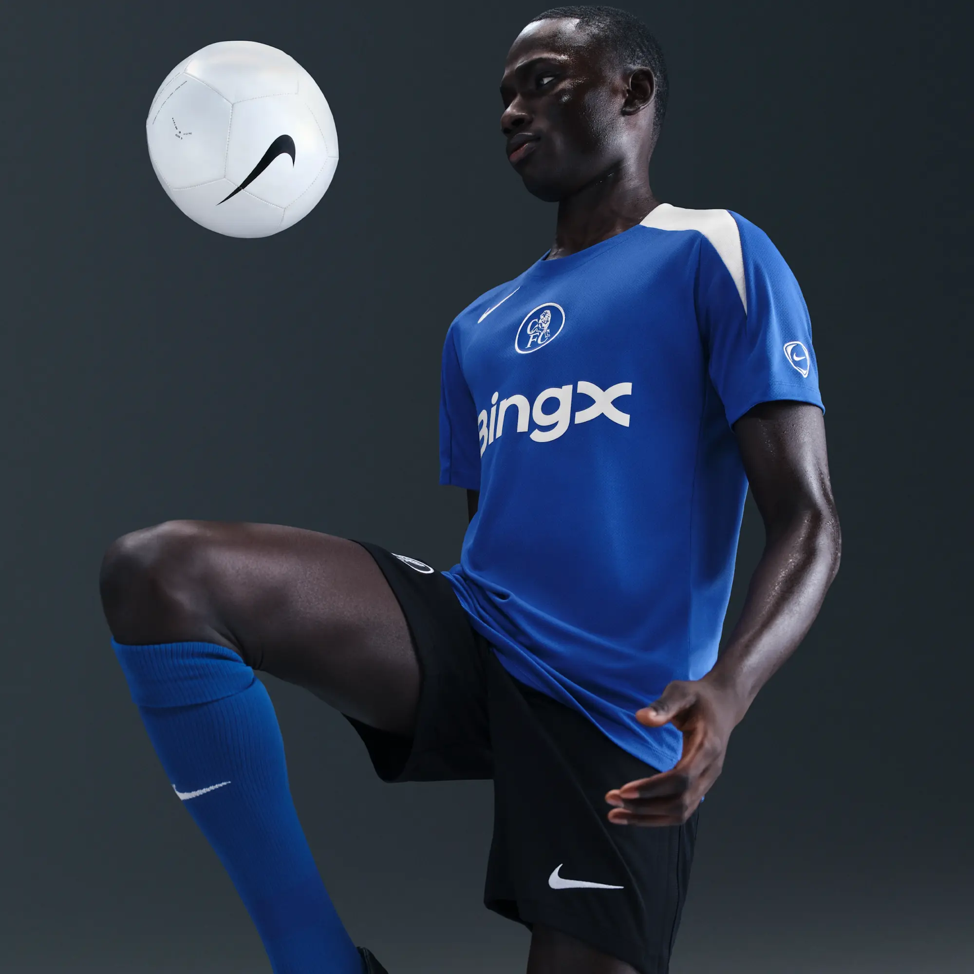 Chelsea F.C. Strike Third Nike Dri-FIT Total 90 Football Short-Sleeve Top - Blue - Sustainable Materials