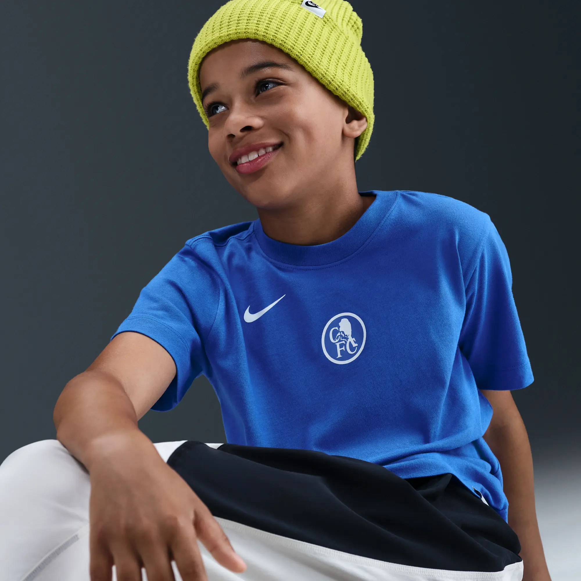 Chelsea F.C. Older Kids' Nike Total 90 Football T-Shirt - Blue