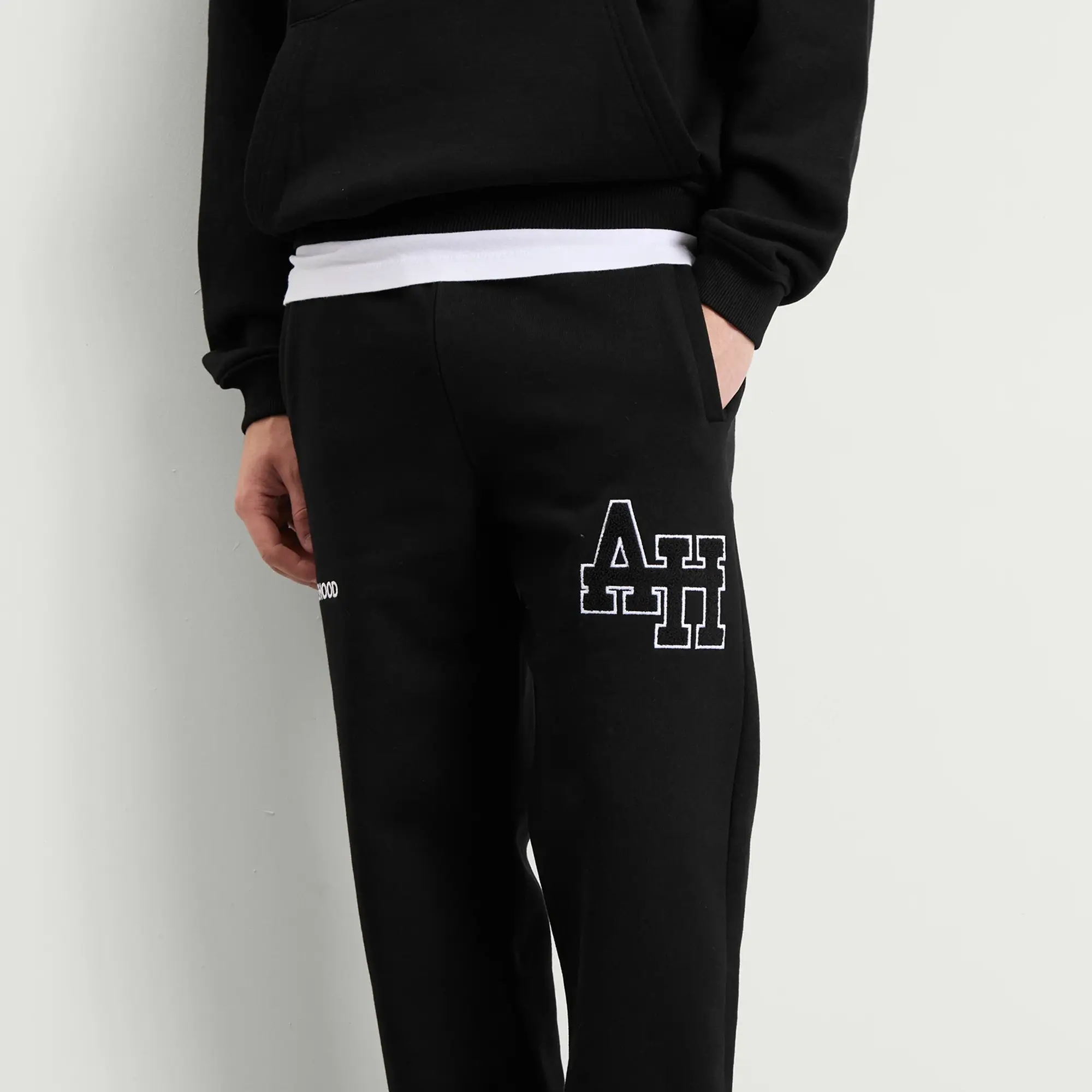 ANNIE HOOD Men's College Straight-Leg Joggers Black/Black