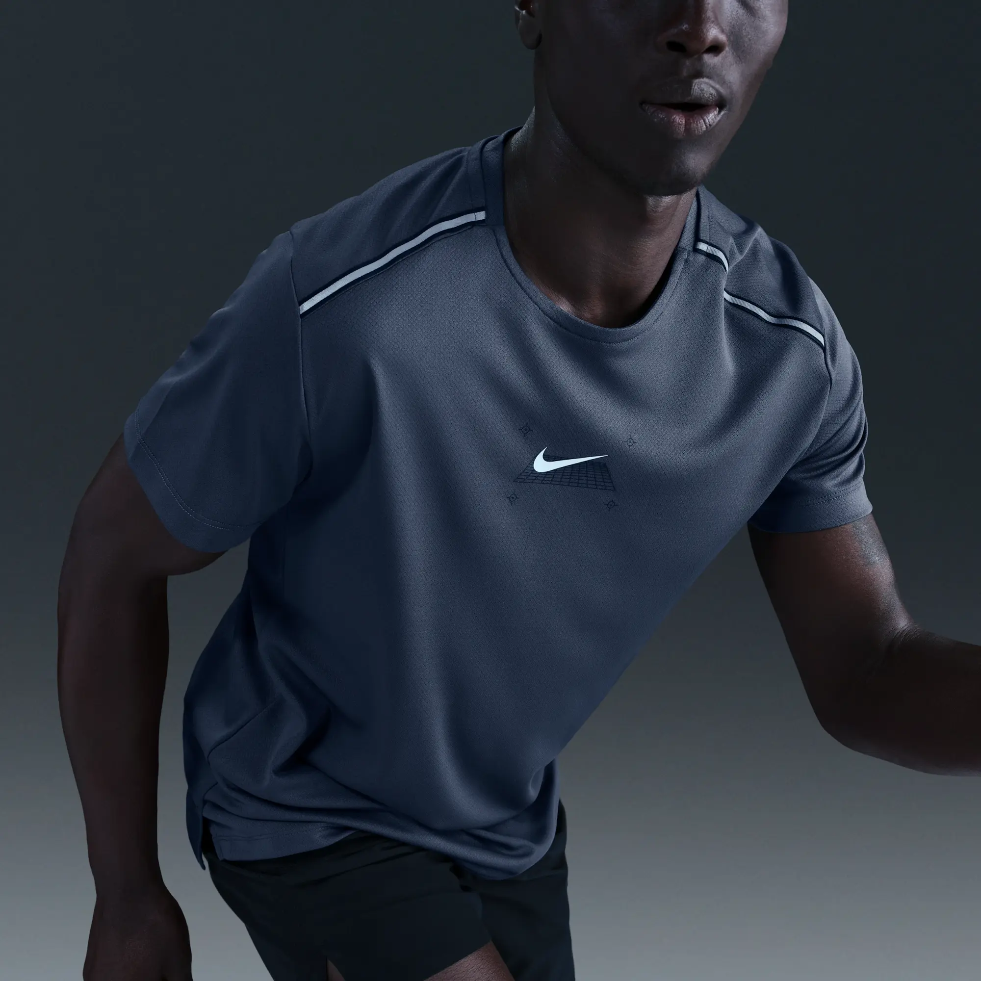 Nike Miler Men's Short-Sleeve Running Top - Blue - Sustainable Materials