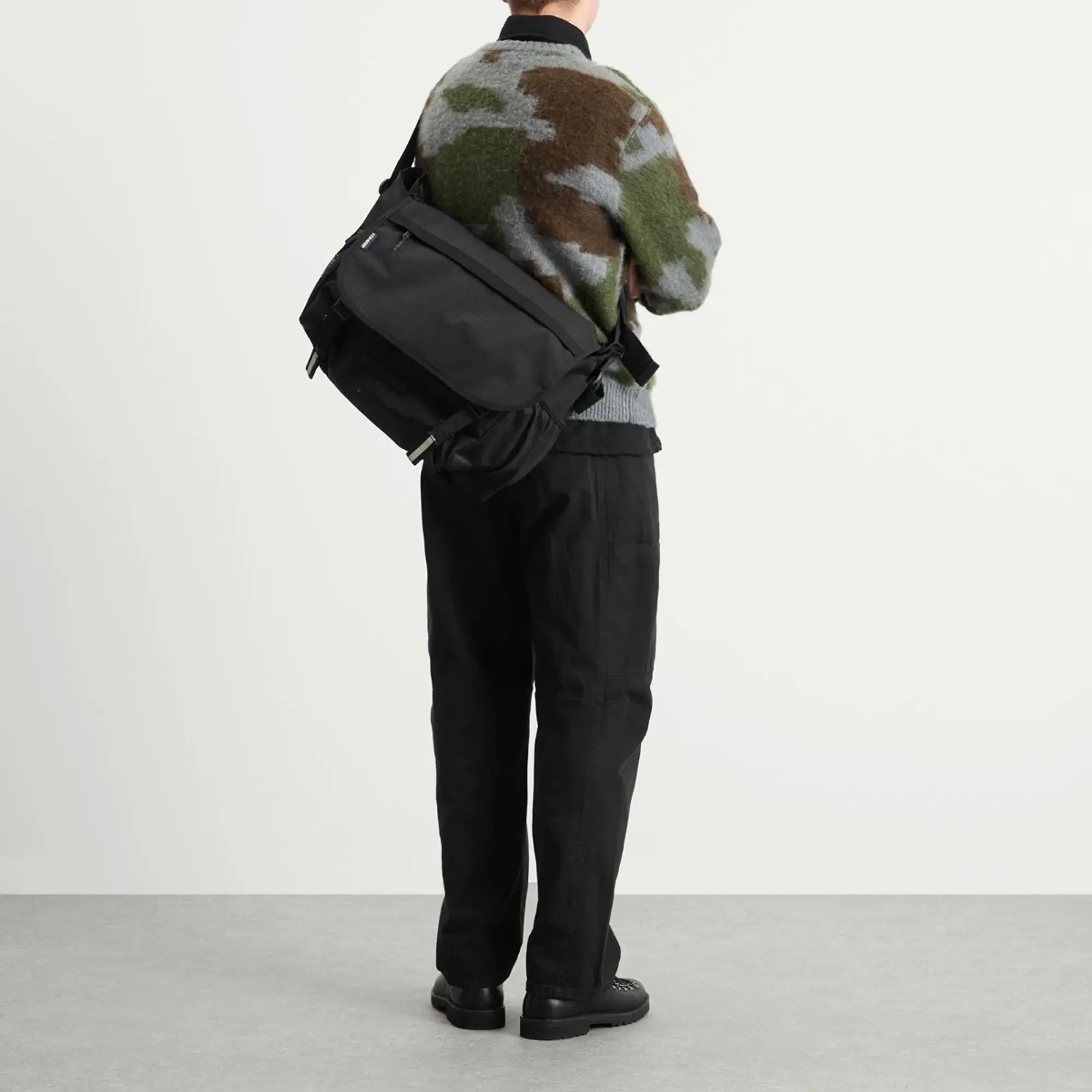 Gramicci Messenger Bag Black