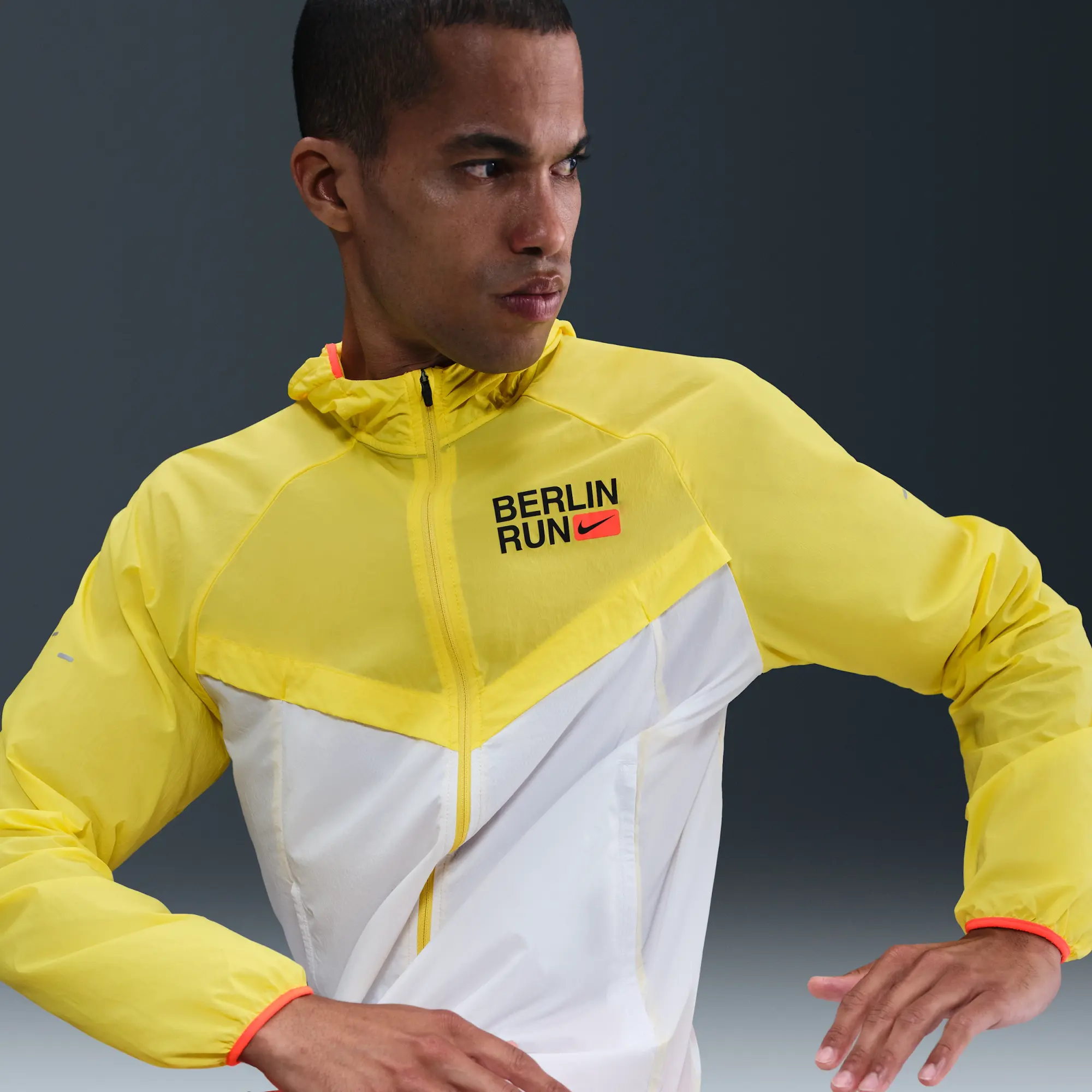 Nike Stride Men's Repel Running Jacket - White - Nylon