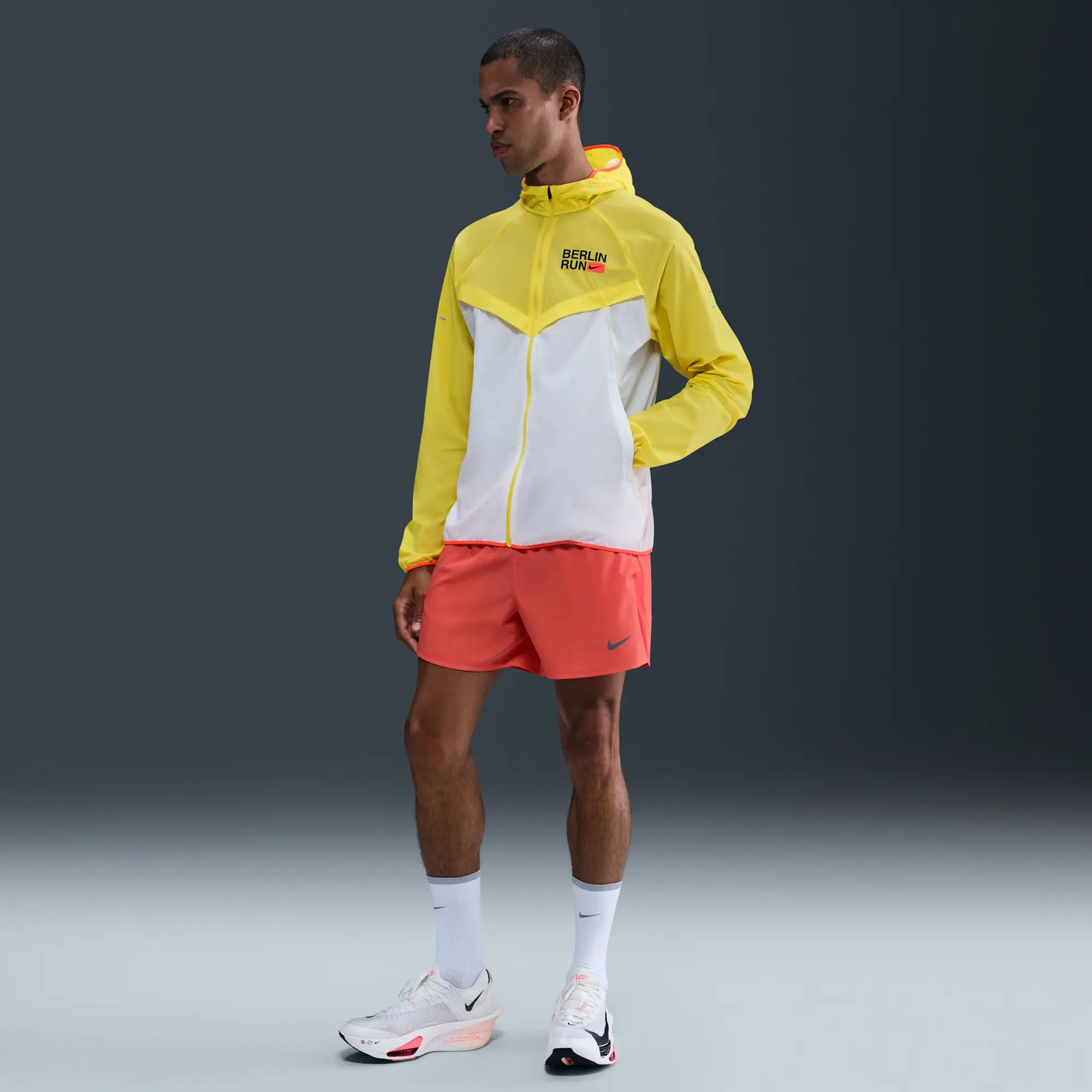 Nike Stride Men's Repel Running Jacket - White - Nylon