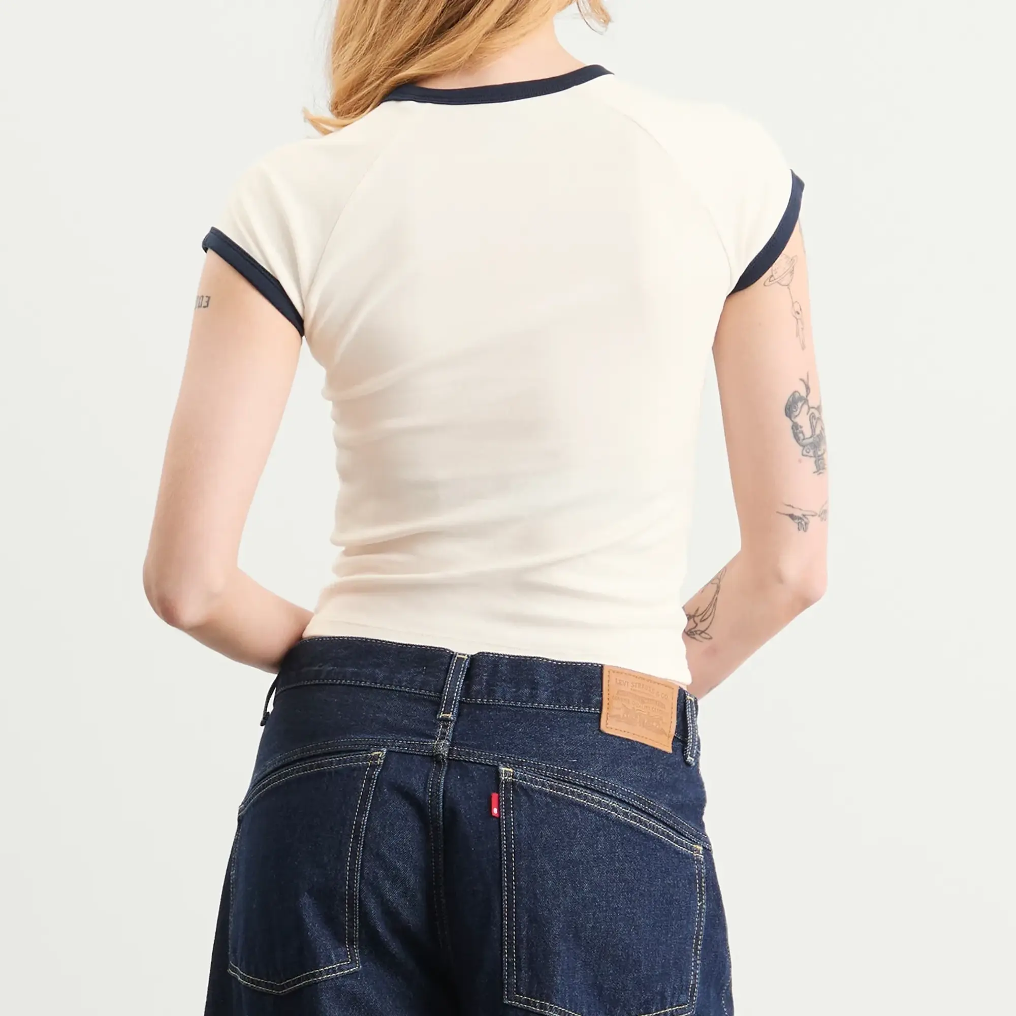 Levi's Women's Horseshoe Raglan T-Shirt Sugar Swizzle/Dark Sapphire