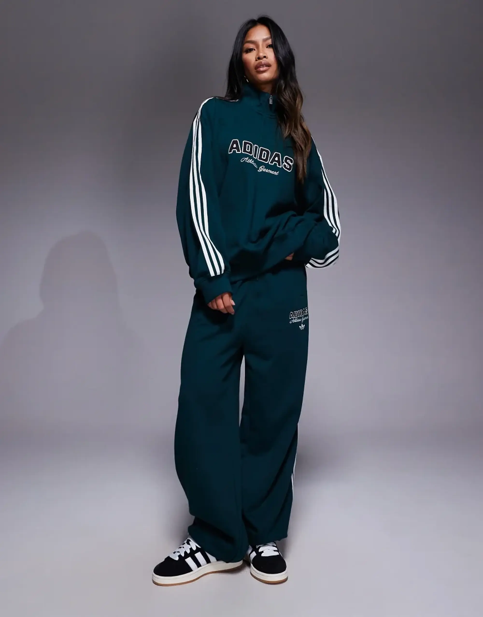 Adidas Originals Joggers In Green With Front Graphic-Navy