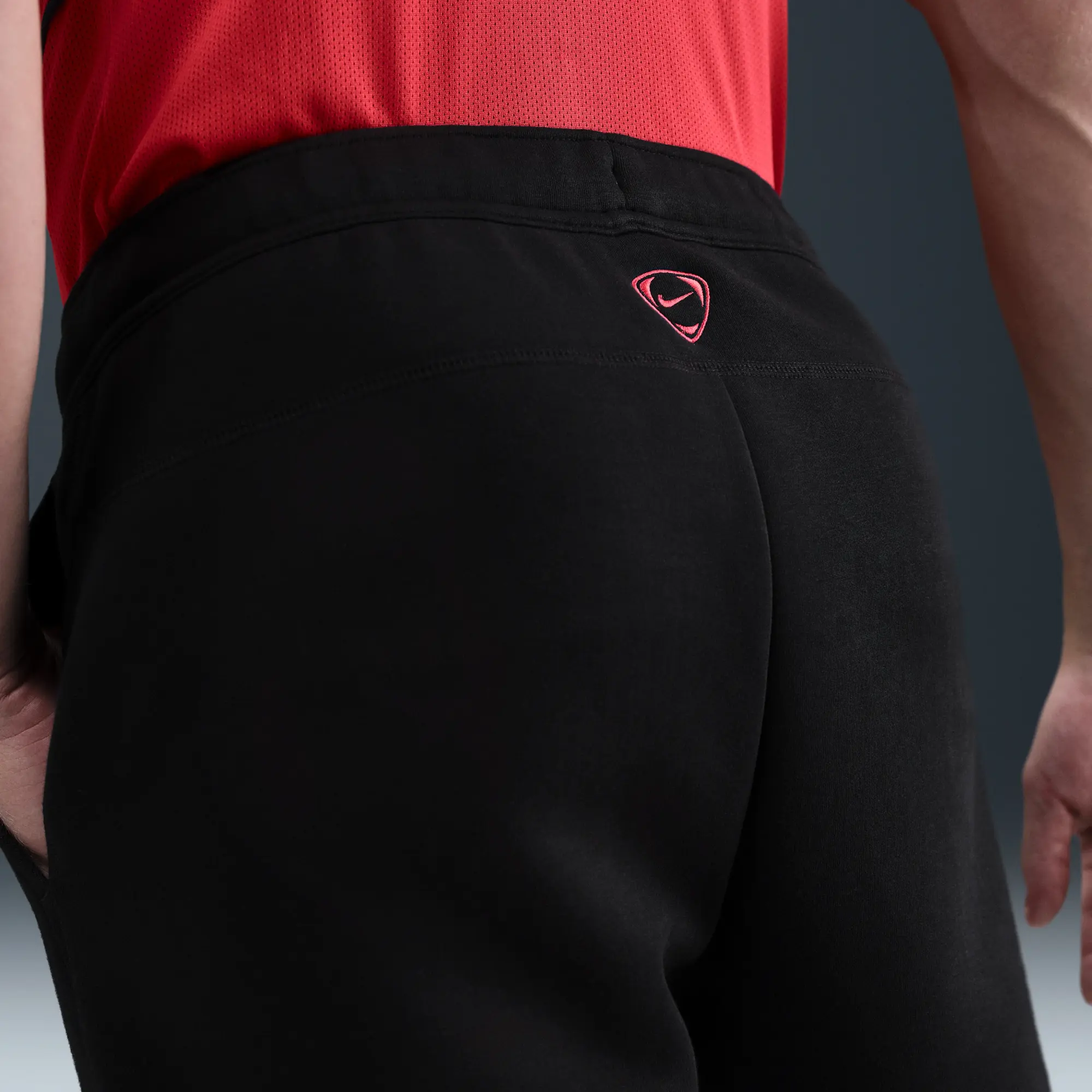 Paris Saint-Germain Tech Men's Nike Total 90 Football Fleece Joggers - Black - Cotton/Polyester