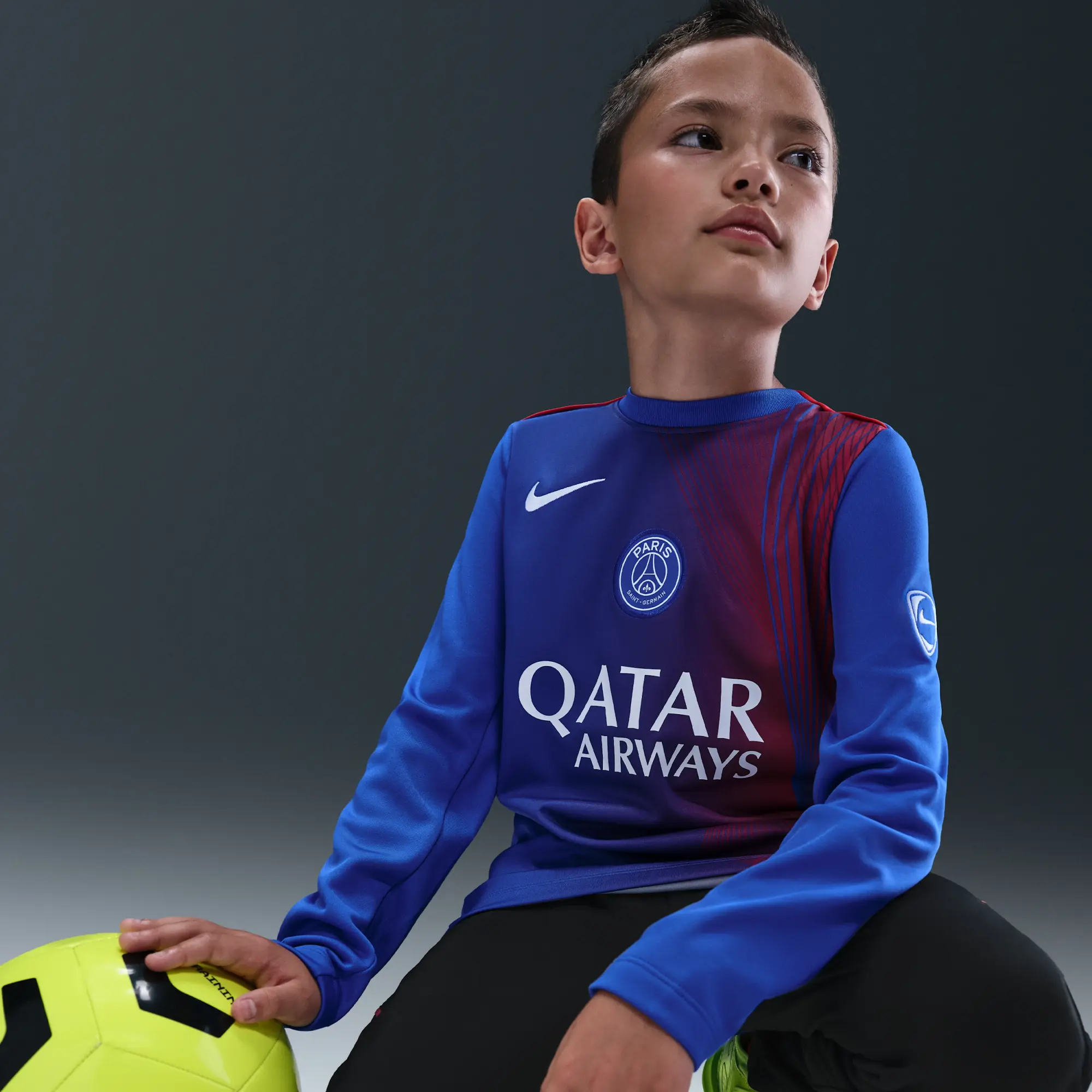 Paris Saint-Germain Academy Pro Third Older Kids' Nike Dri-FIT Total 90 Football Pre-Match Long-Sleeve Top - Blue - Polyester