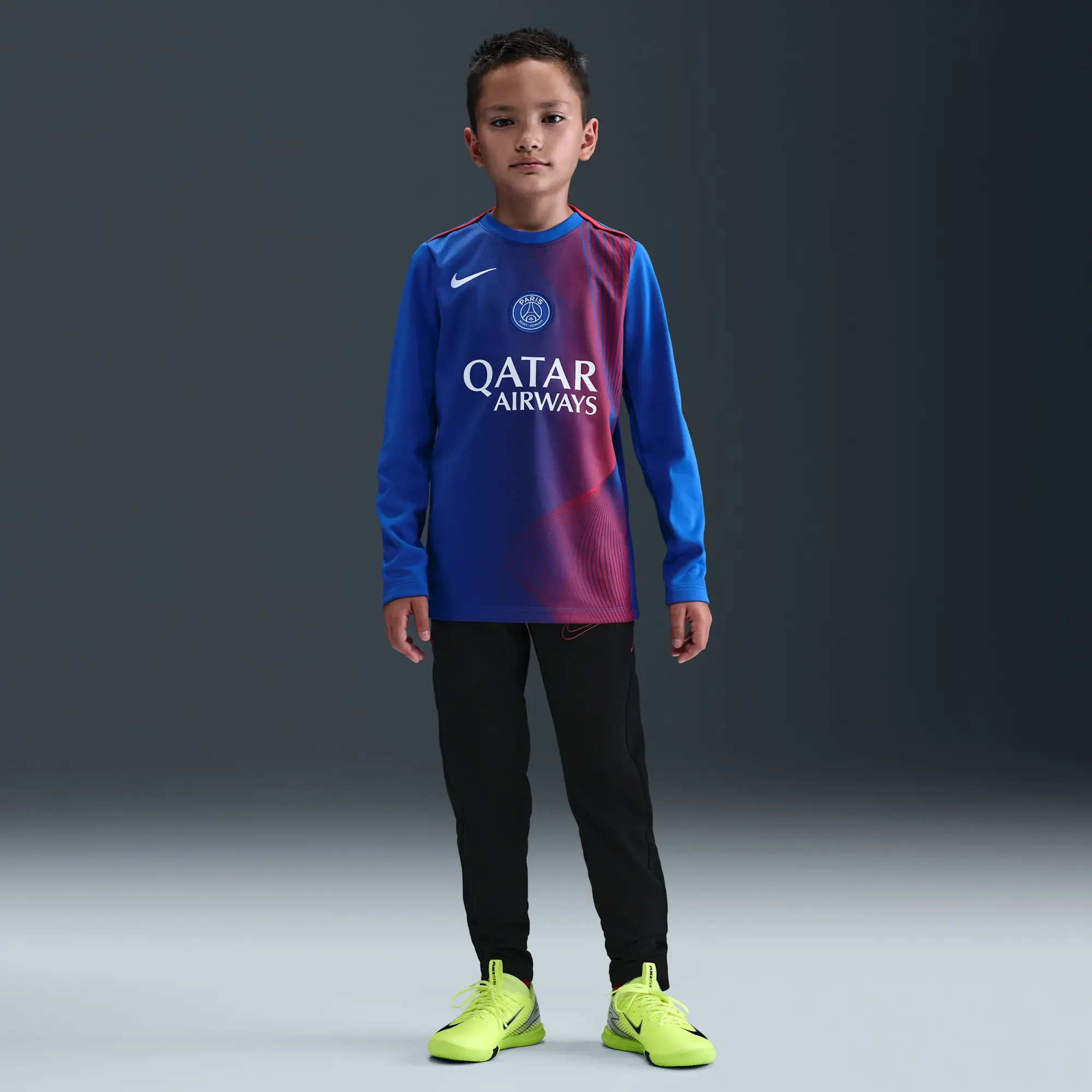 Paris Saint-Germain Academy Pro Third Older Kids' Nike Dri-FIT Total 90 Football Pre-Match Long-Sleeve Top - Blue - Polyester
