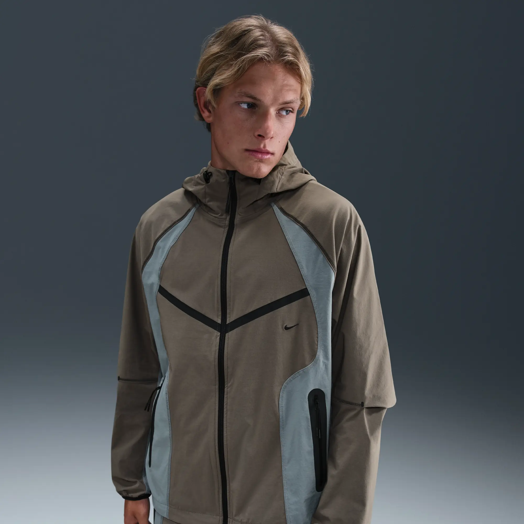 Nike Tech Men's Dri-FIT Woven Colour-Block Windrunner Loose Jacket - Grey - Nylon/Elastane