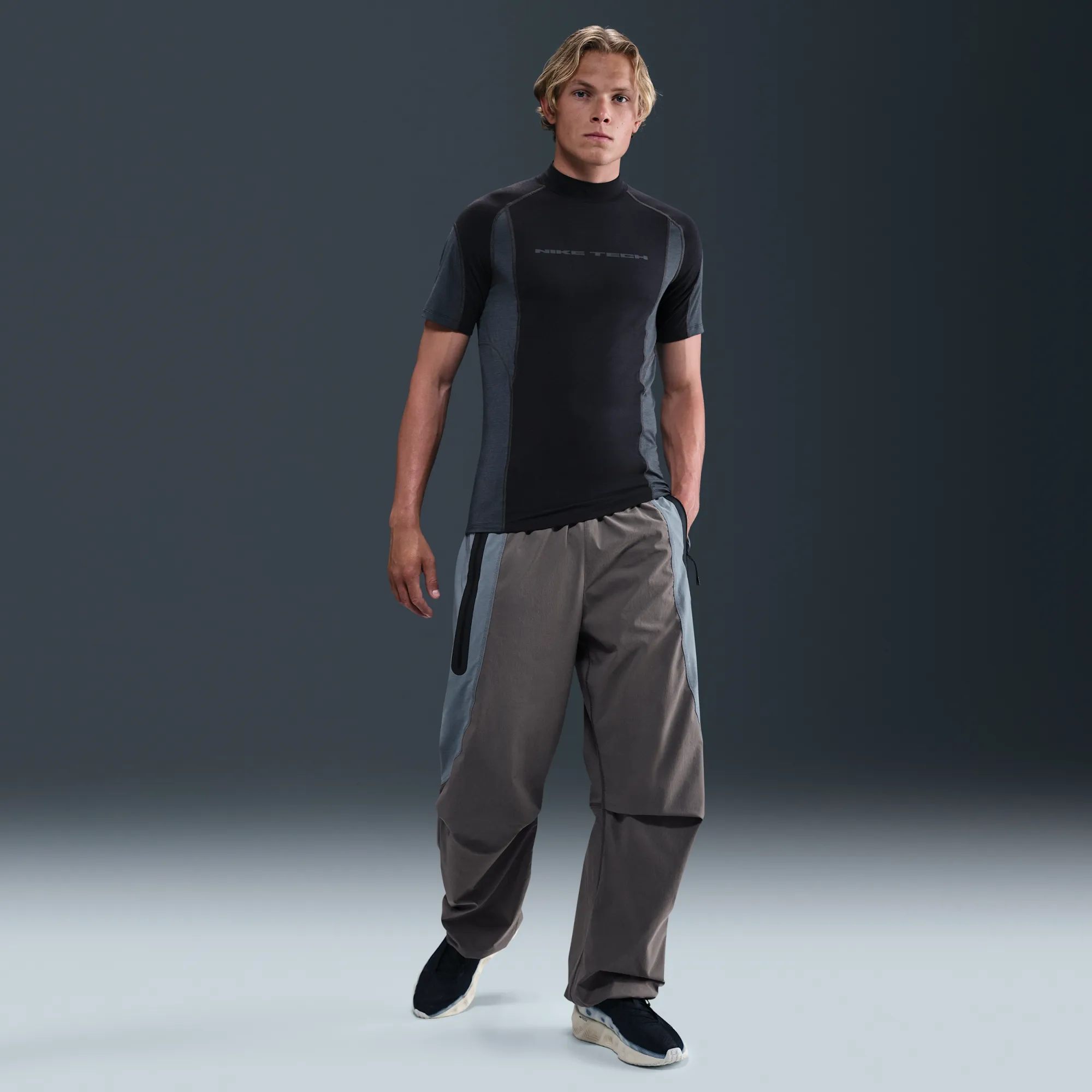 Nike Tech Men's Dri-FIT Woven Colour-Block Oversized Trousers - Grey - Nylon/Elastane